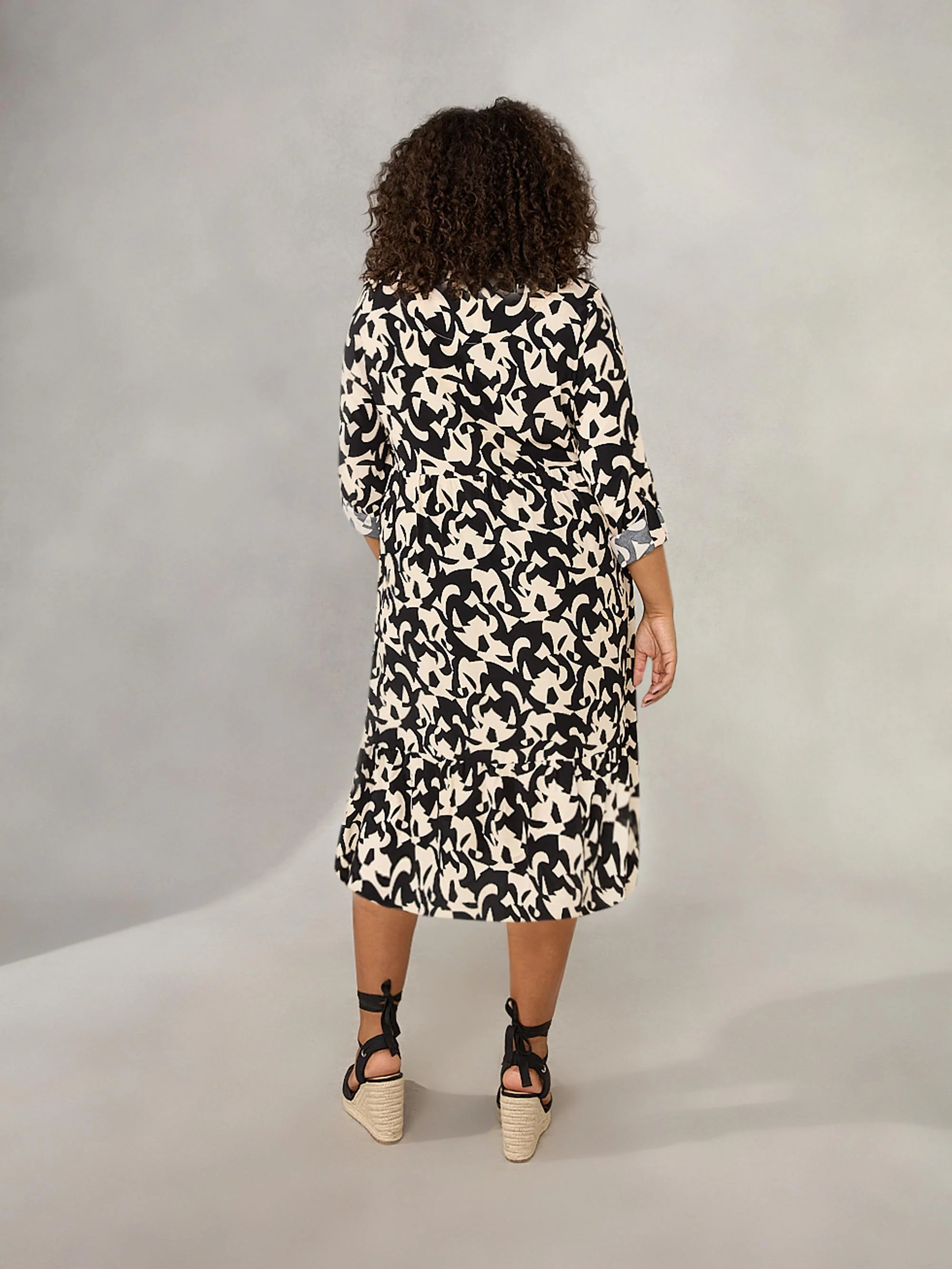 Black & Stone Tiered Midi Dress - Image 4