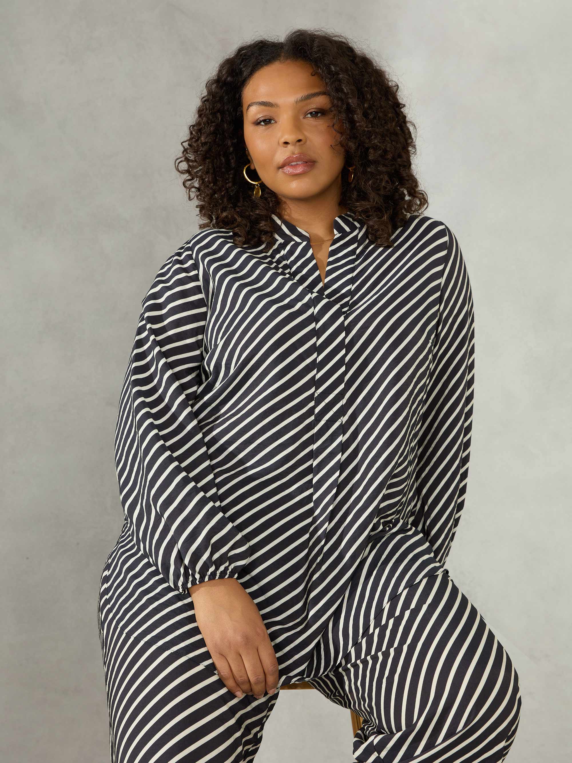 Black Stripe Curved Hem Shirt - Image 4