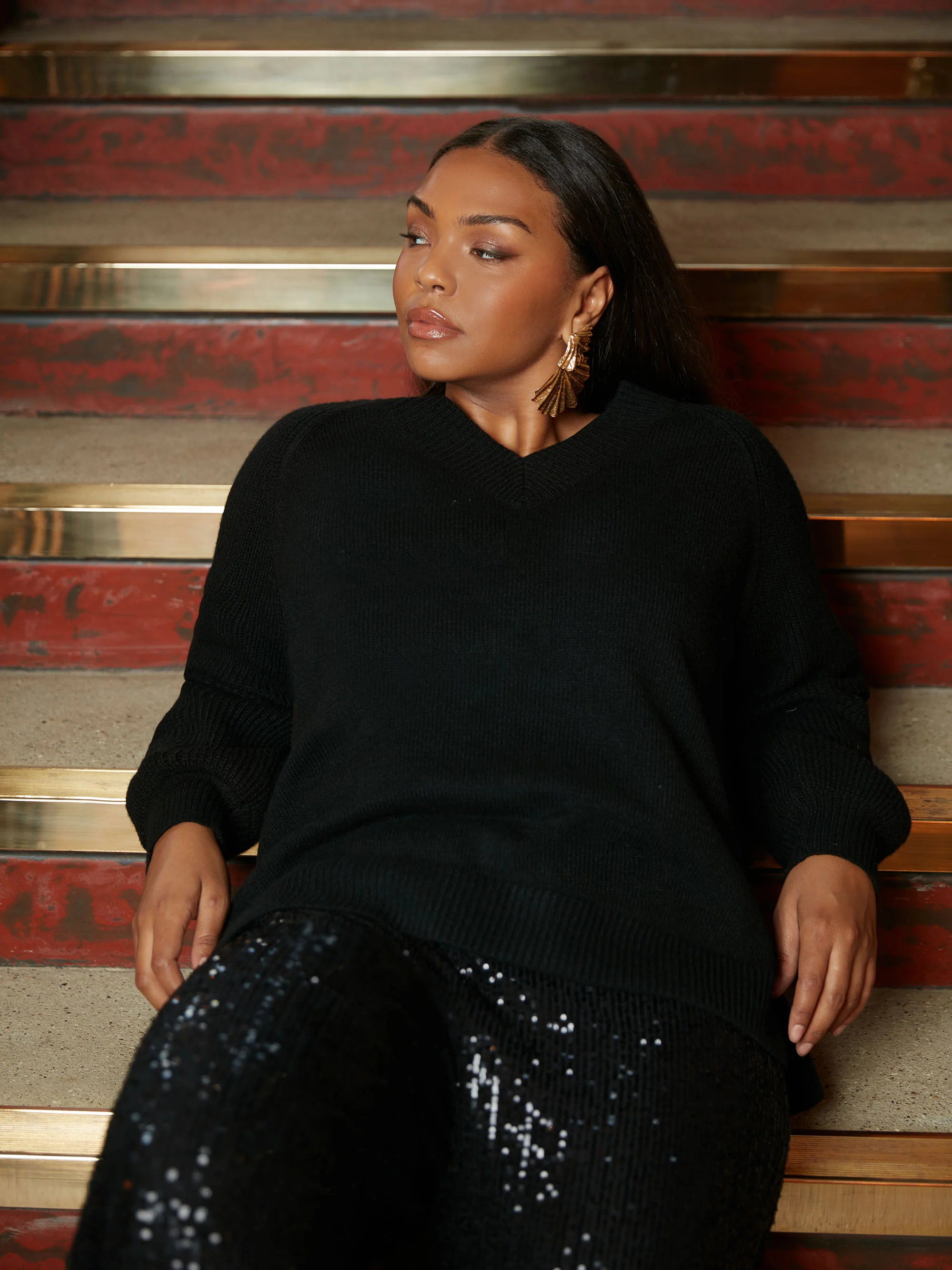 Black Textured Knitted V-Neck Jumper - Image 3