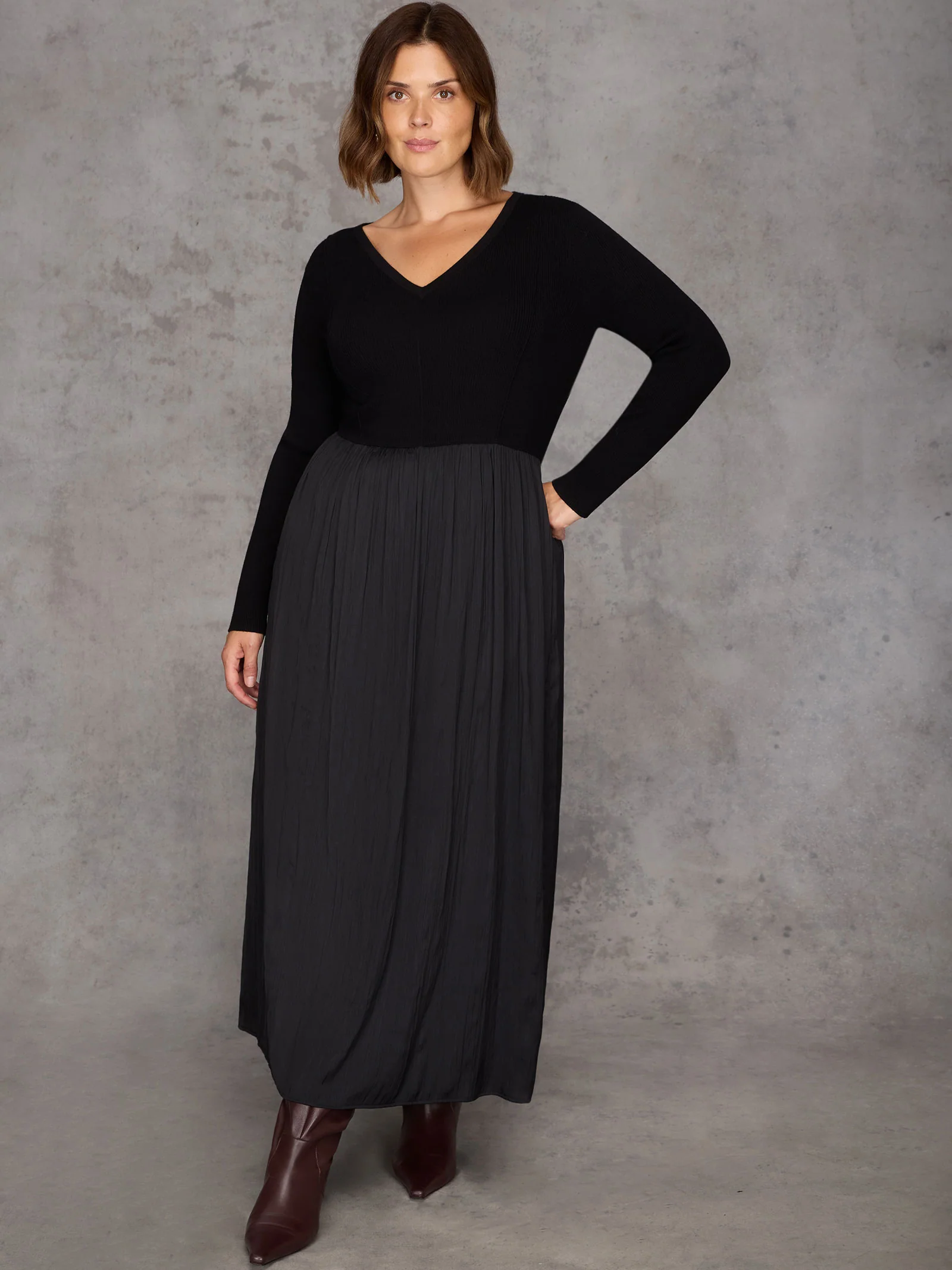 Black Knit Bodice Pleated Skirt Dress - Image 4