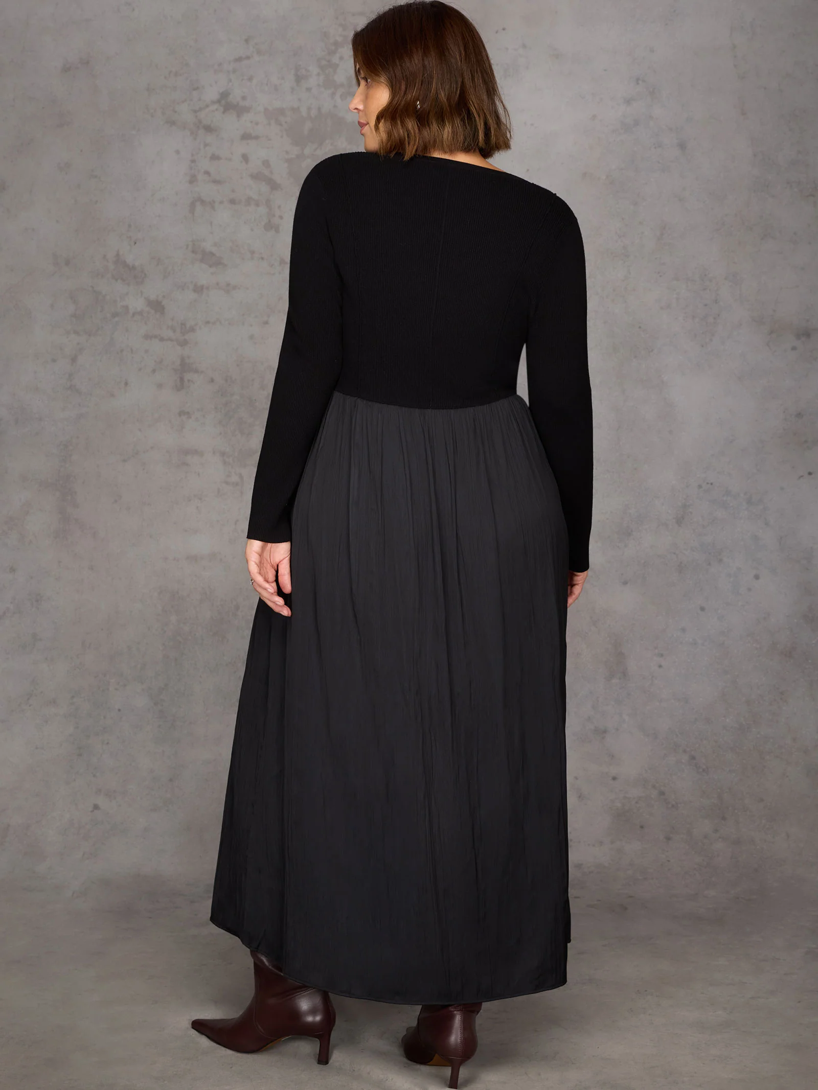 Black Knit Bodice Pleated Skirt Dress - Image 6