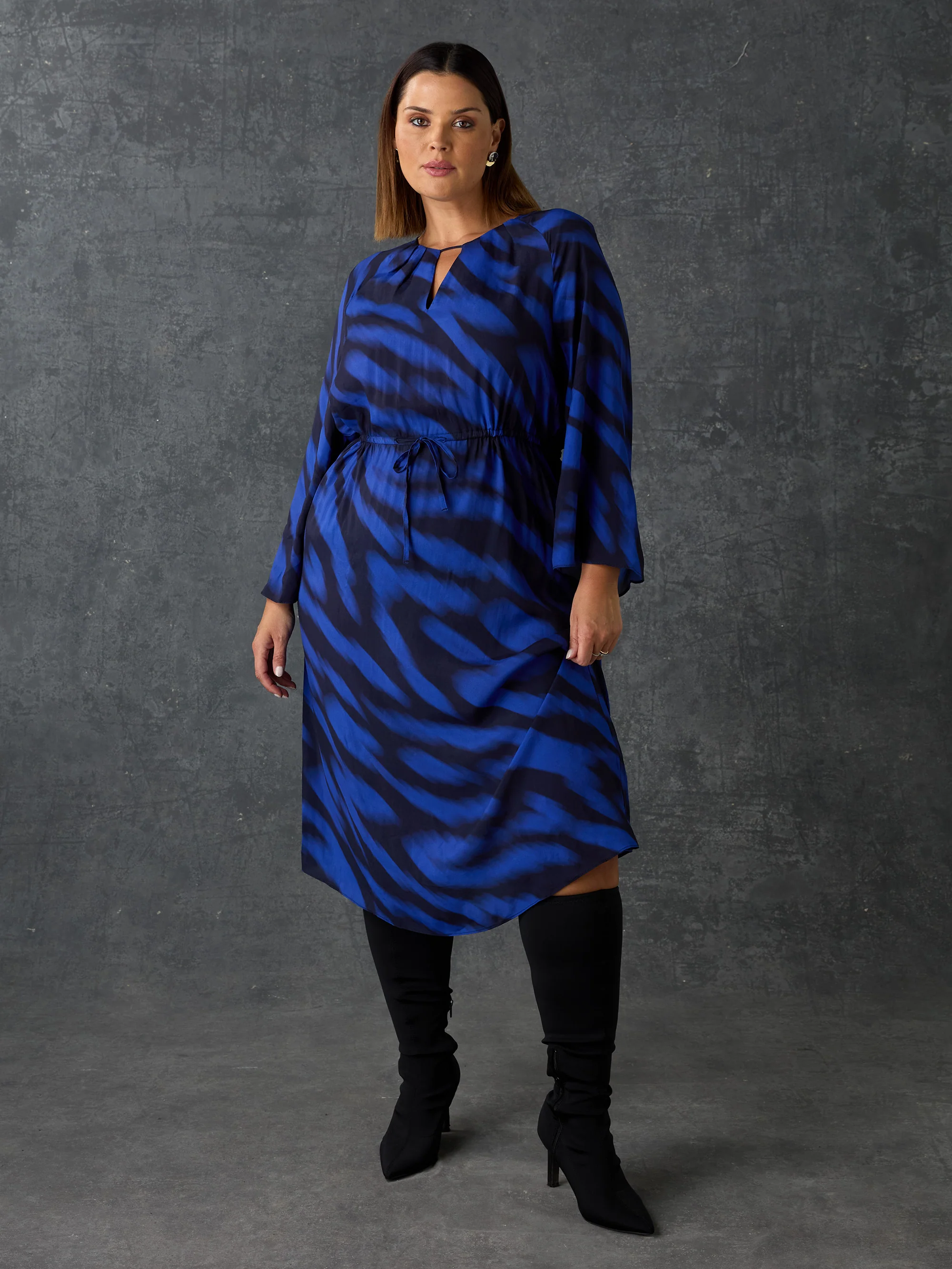 Blue & Black Printed Tie Waist Midi Dress - Image 4