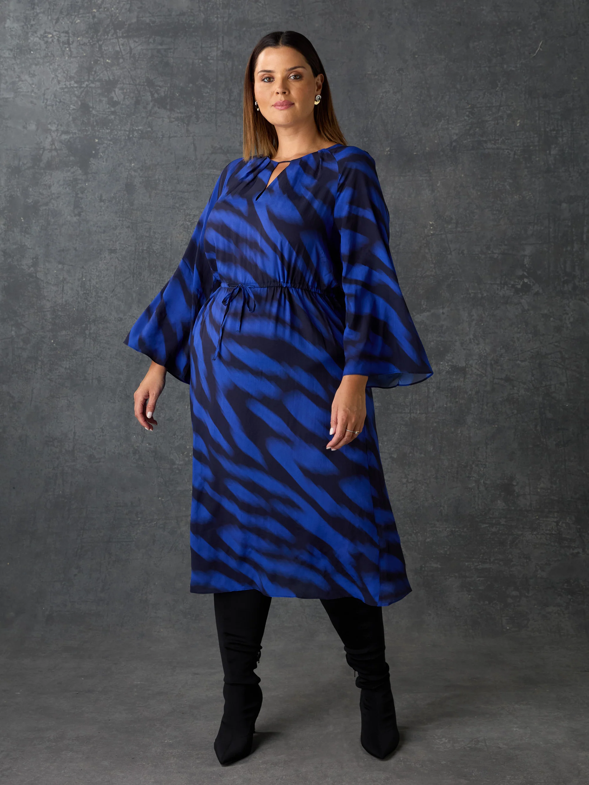 Blue & Black Printed Tie Waist Midi Dress - Image 5