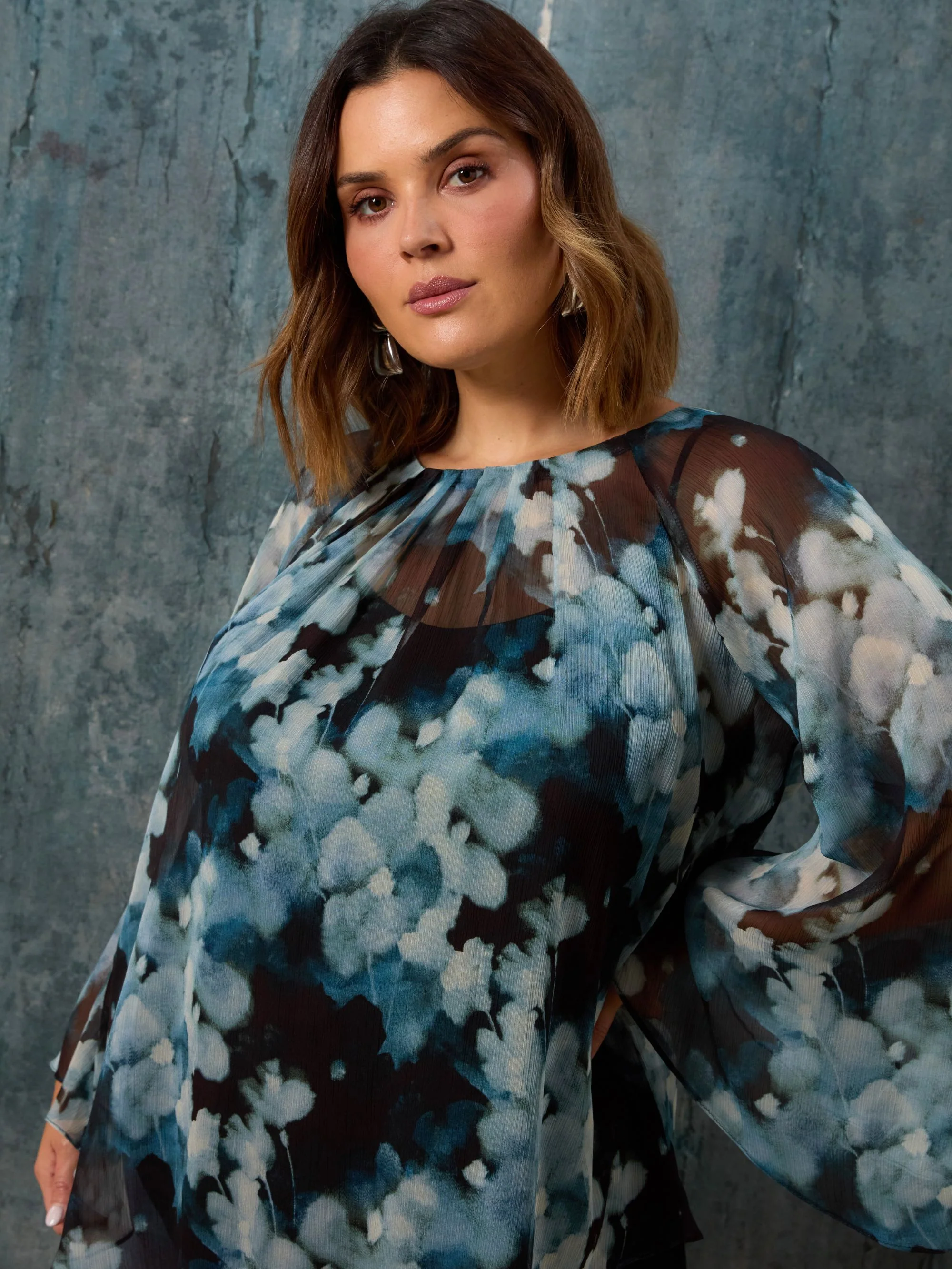 Blue Floral Crinkle Chiffon Blouse - Image 10