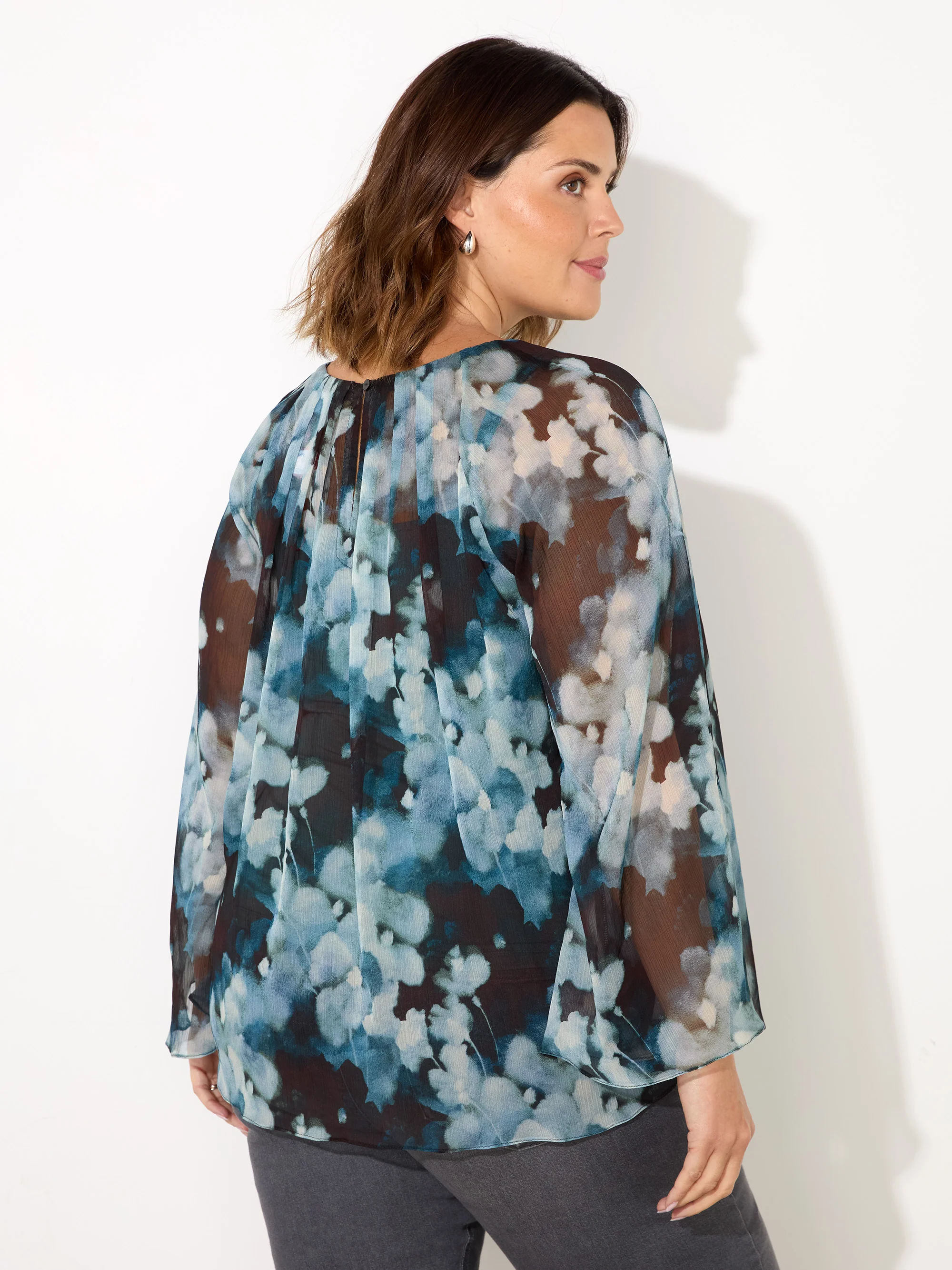 Blue Floral Crinkle Chiffon Blouse - Image 5