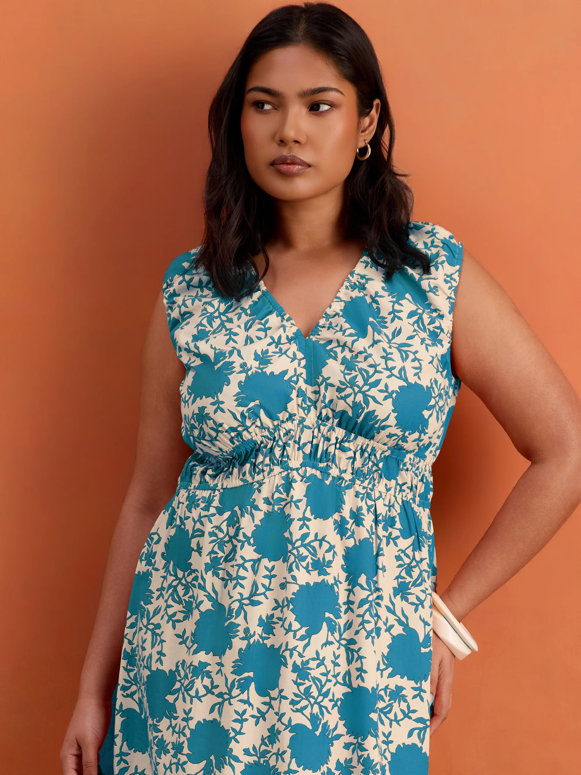 Blue Floral Print Cotton V Neck Ruched Maxi Dress - Image 2