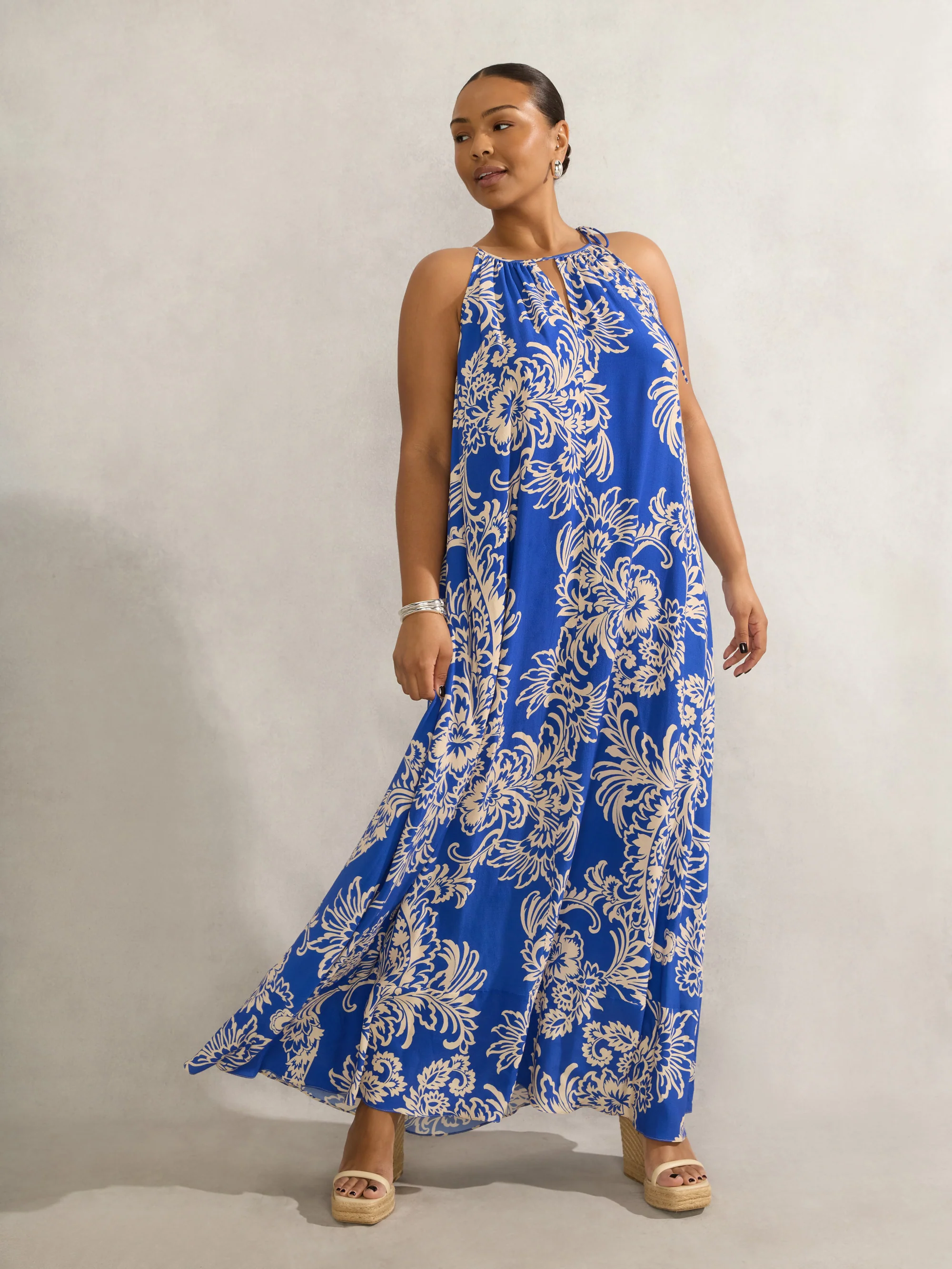 Blue Floral Print Halter Neck Maxi Dress - Image 3