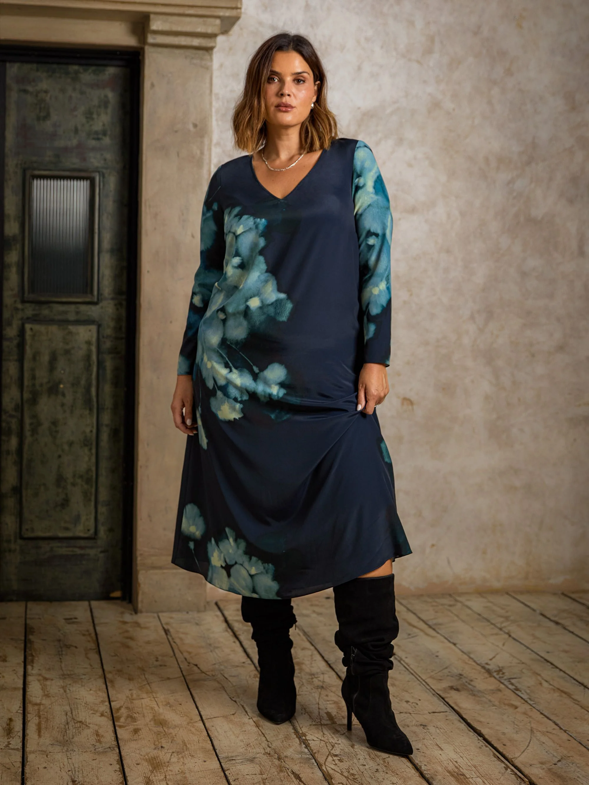 Blue Floral Print Long Sleeve Midaxi Dress - Image 3