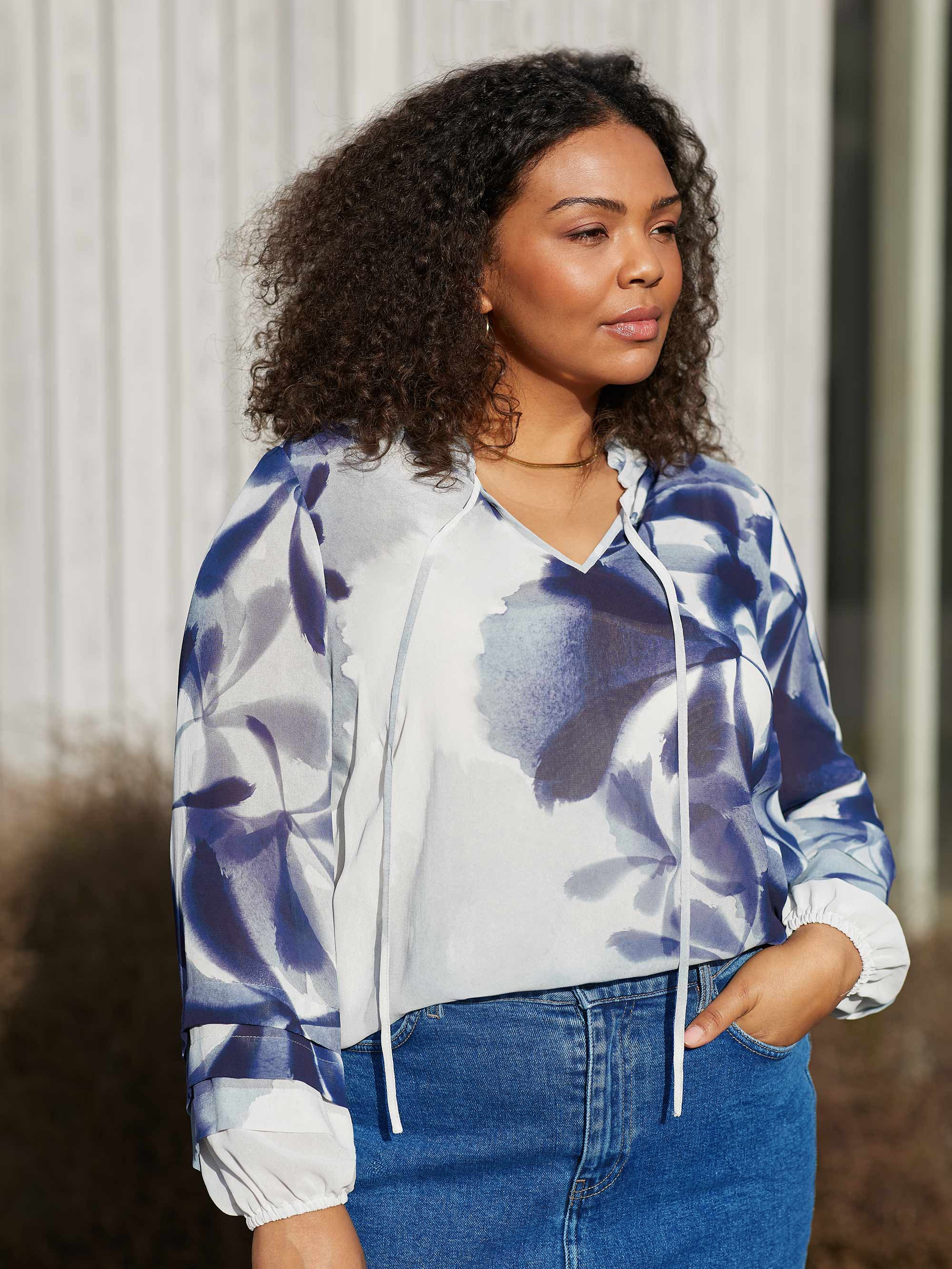 Blue Floral Print Pleat Sleeve Blouse - Image 3