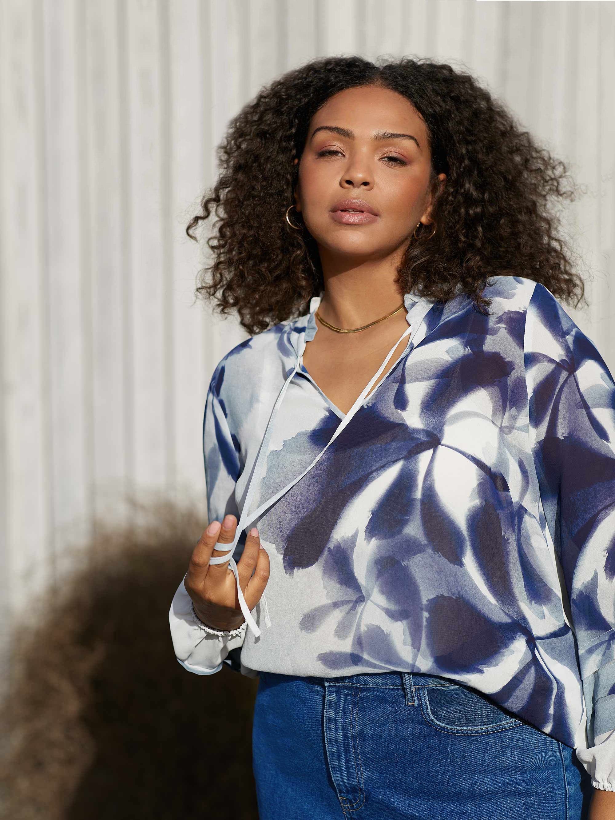 Blue Floral Print Pleat Sleeve Blouse - Image 4