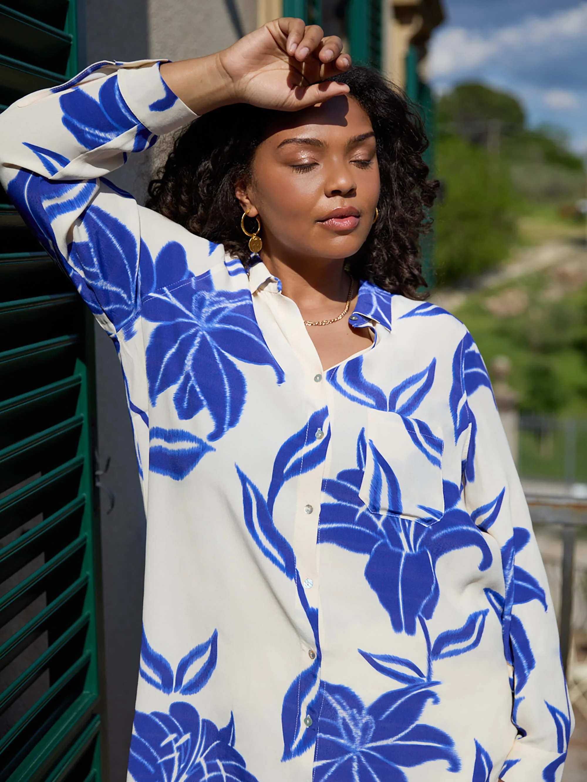 Blue Floral Print Resort Shirt - Image 2
