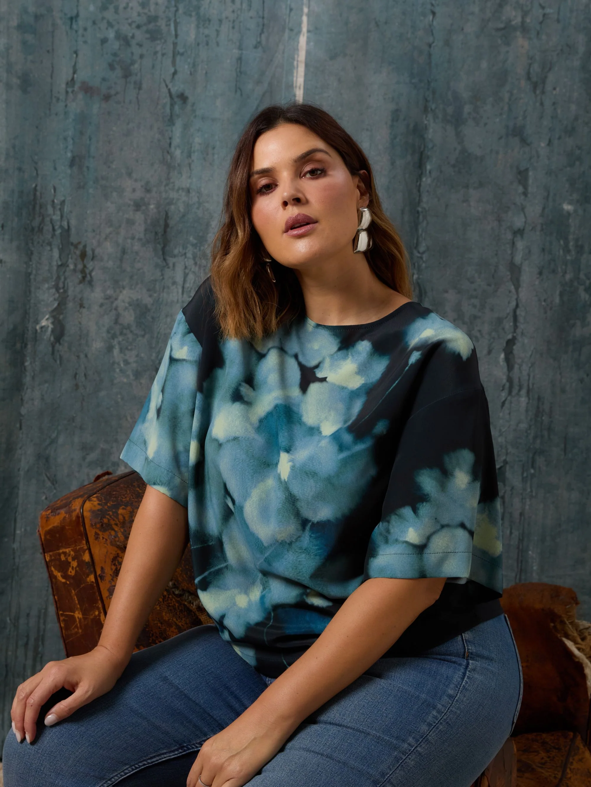 Blue Floral Print Woven Elevated T-Shirt - Image 3