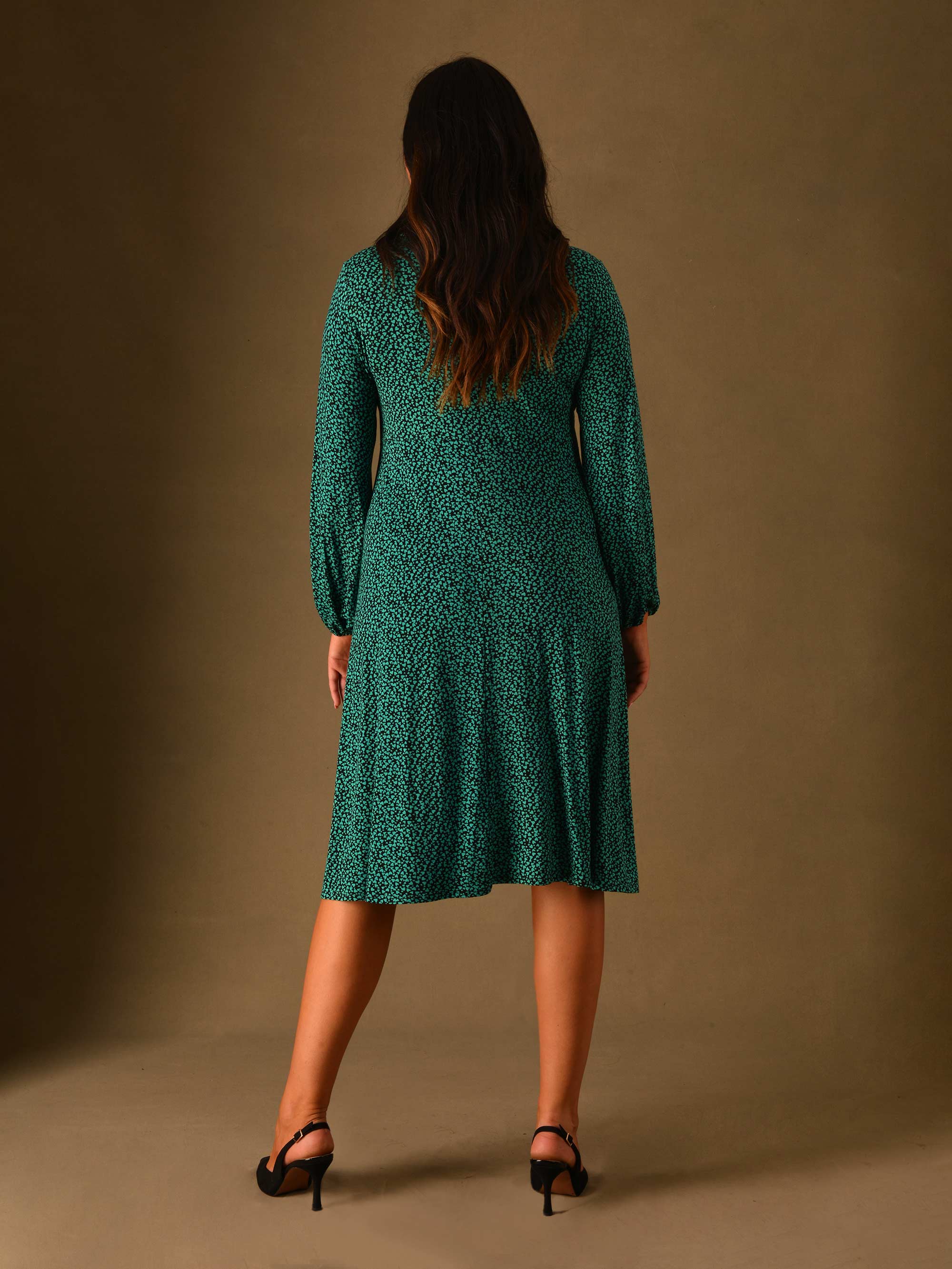 Green Heart Print Knot Front Jersey Dress - Image 2