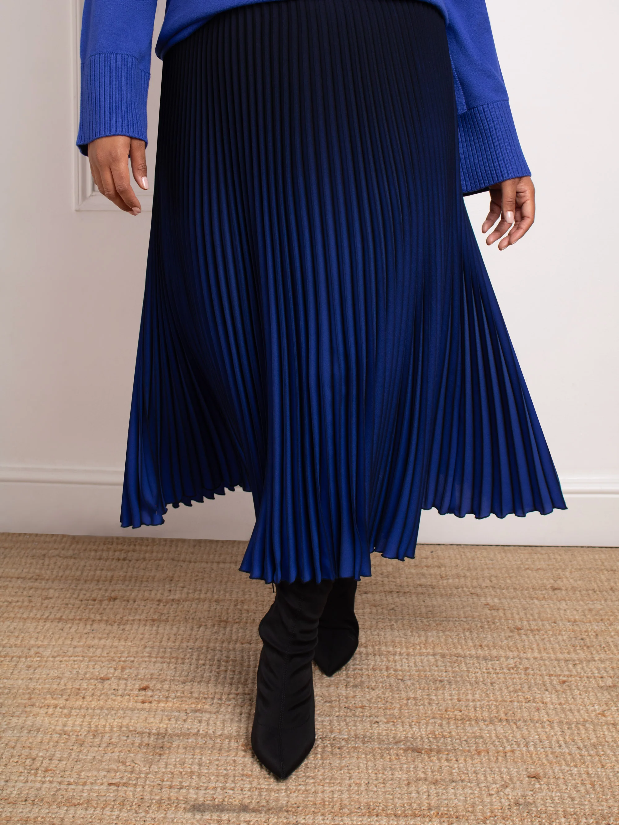 Blue Ombre Pleated Skirt - Image 7