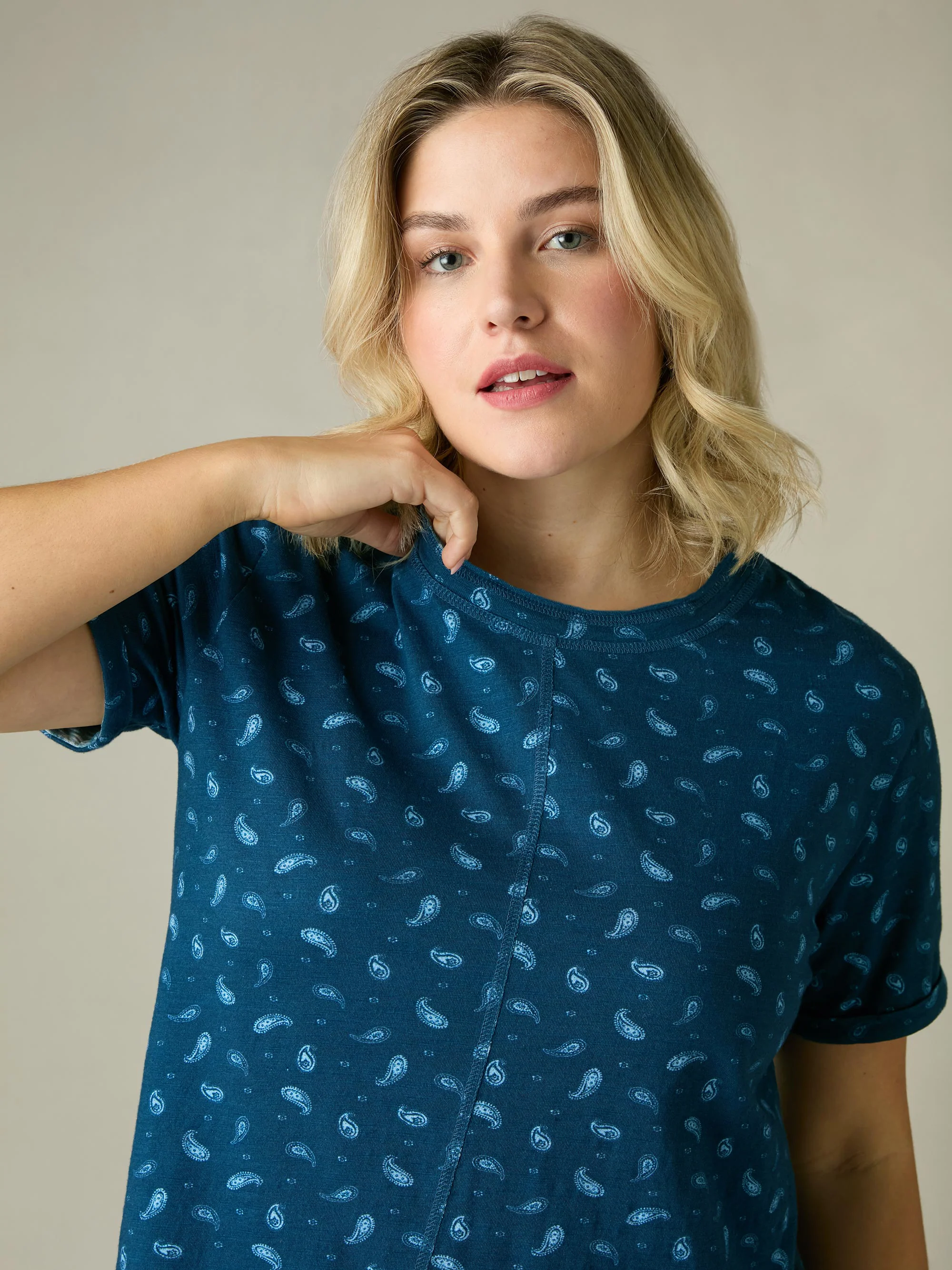 Blue Paisley Cotton Slub Round Neck T-Shirt - Image 4
