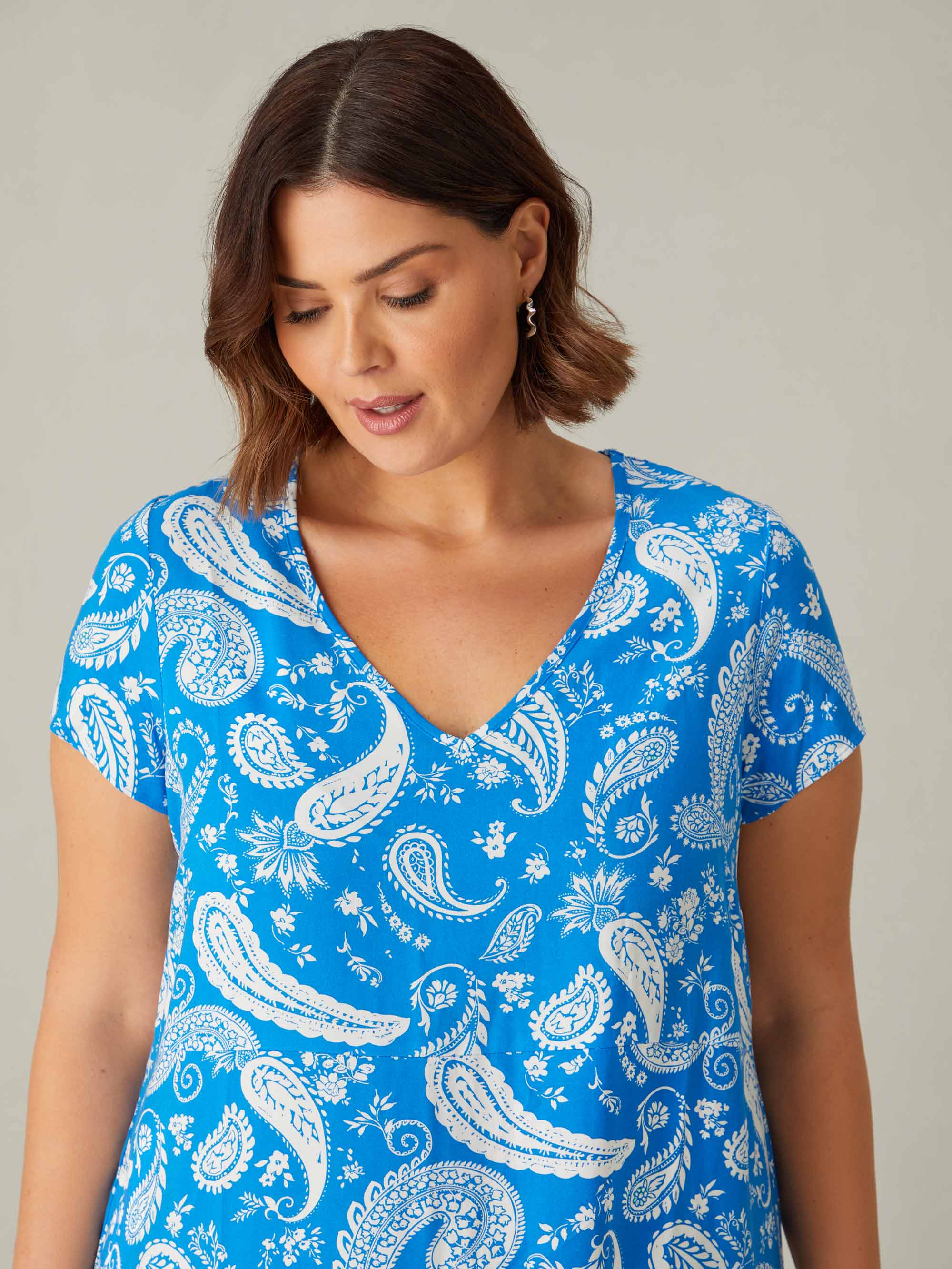 Blue Paisley Print V-Neck Midi Dress - Image 3