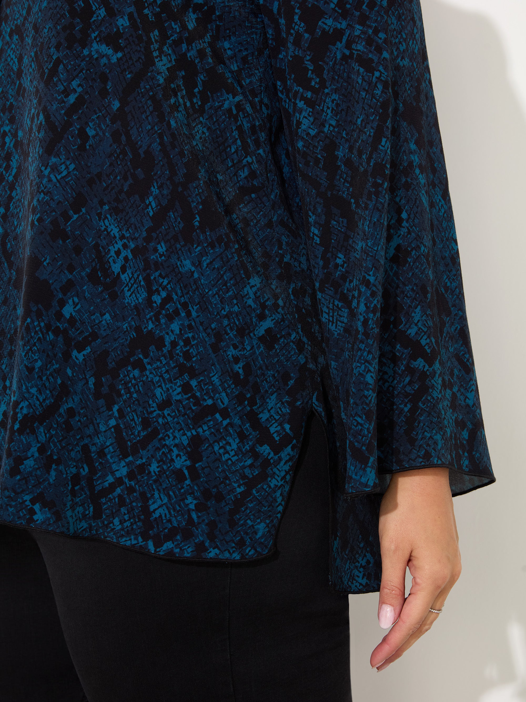 Blue Snake Print V-Neck Blouse - Image 3