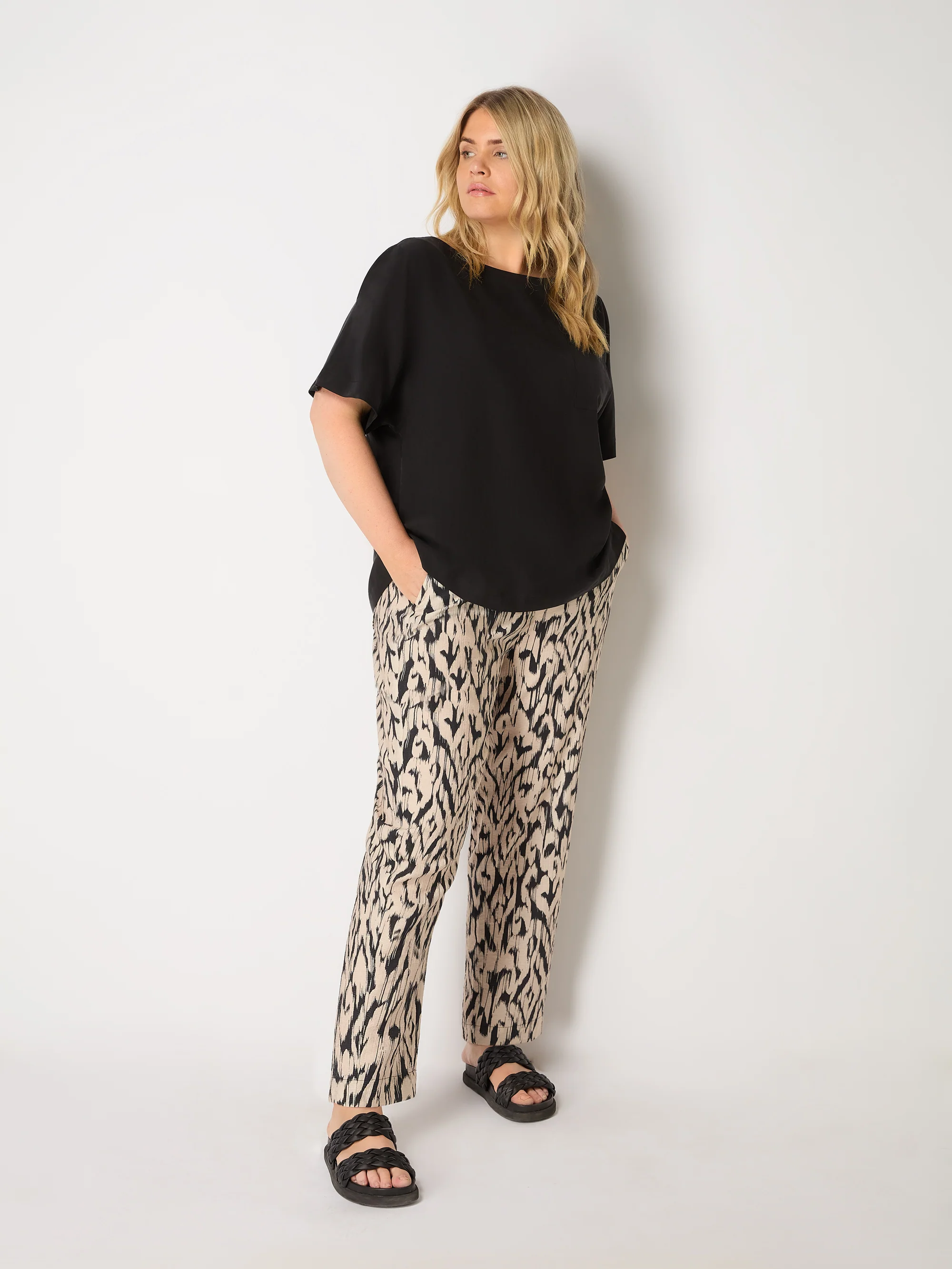 Charcoal Relaxed Pocket T-Shirt - Image 3