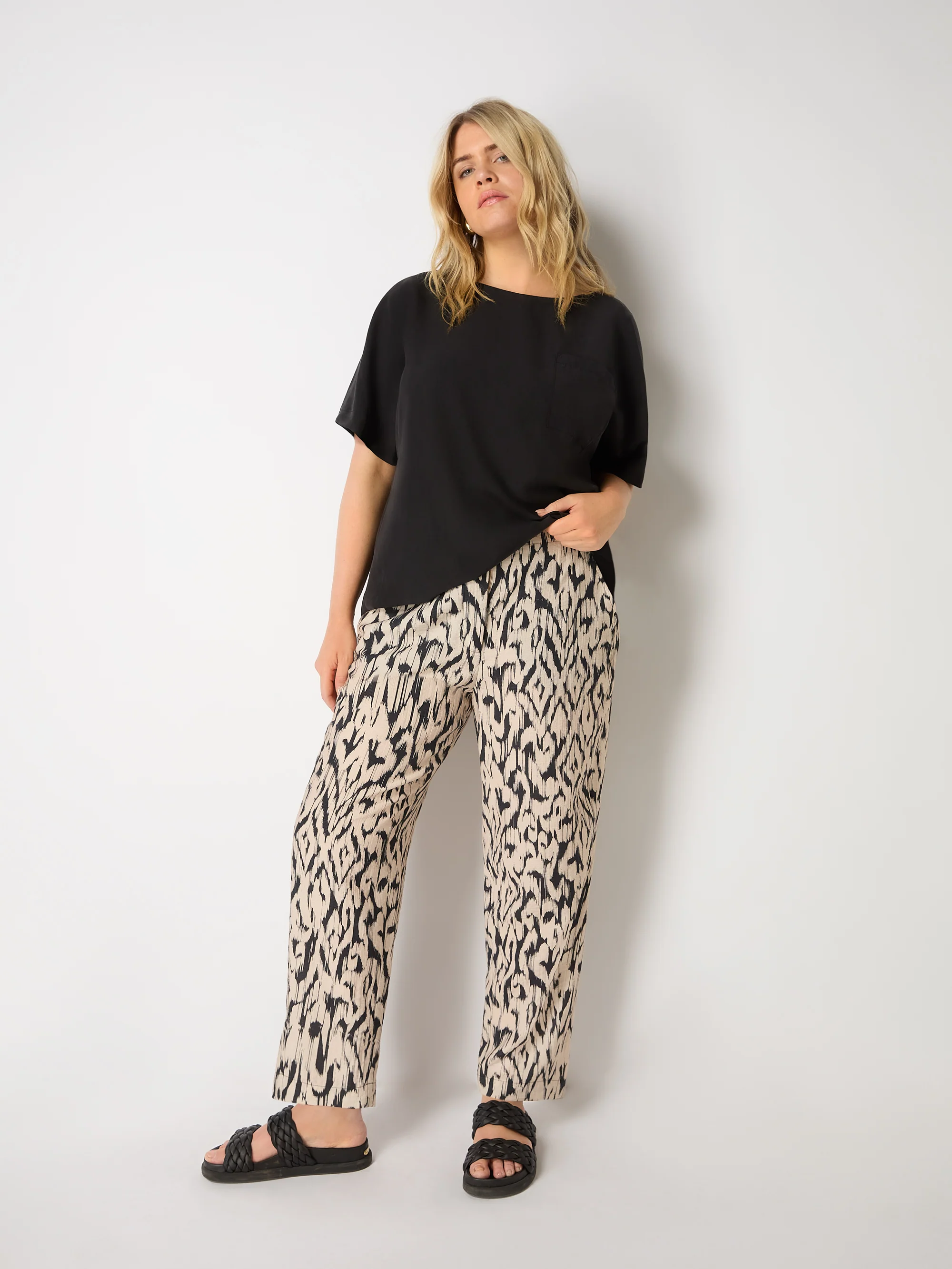 Charcoal Relaxed Pocket T-Shirt - Image 4