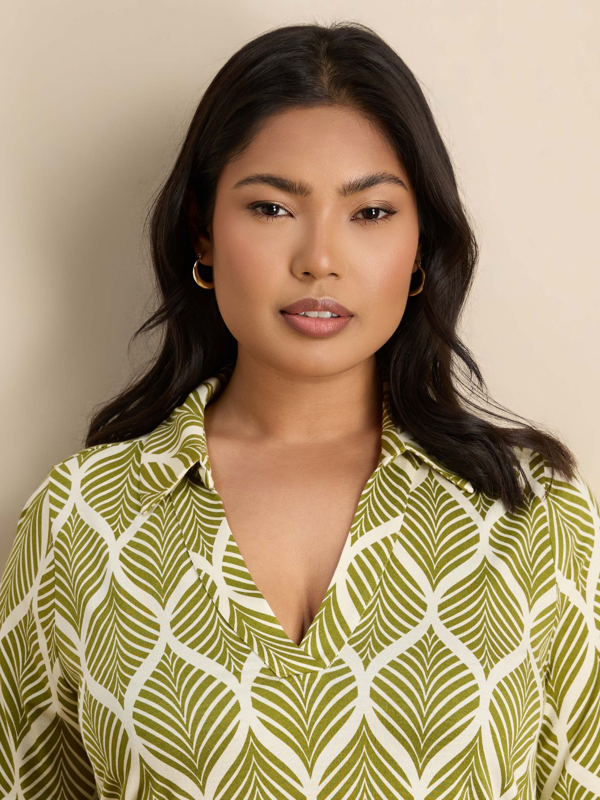 Chartreuse  Print 3/4 Sleeve Collared V-Neck Jersey Top - Image 2