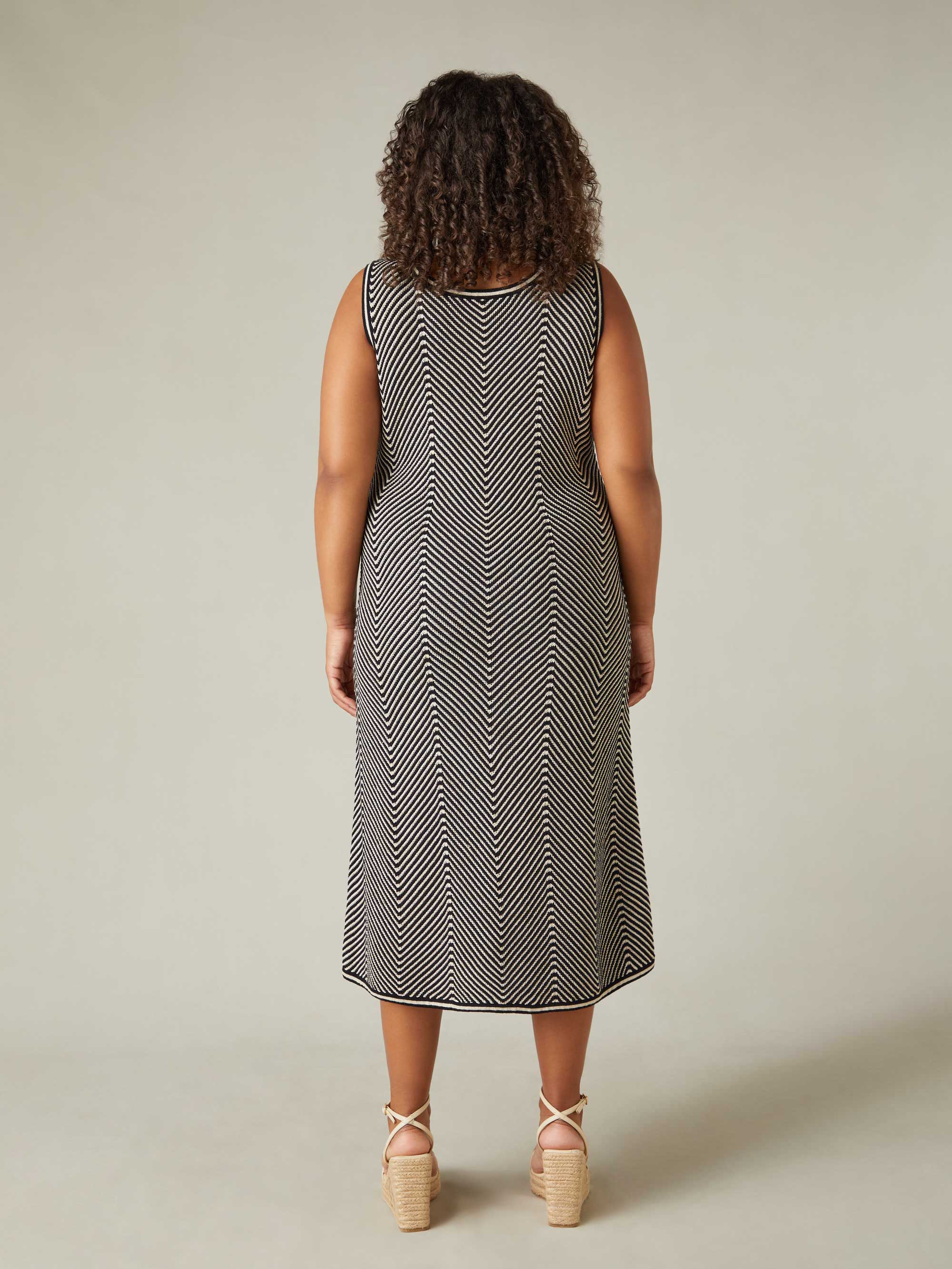 Chevron Knitted Dress - Image 5