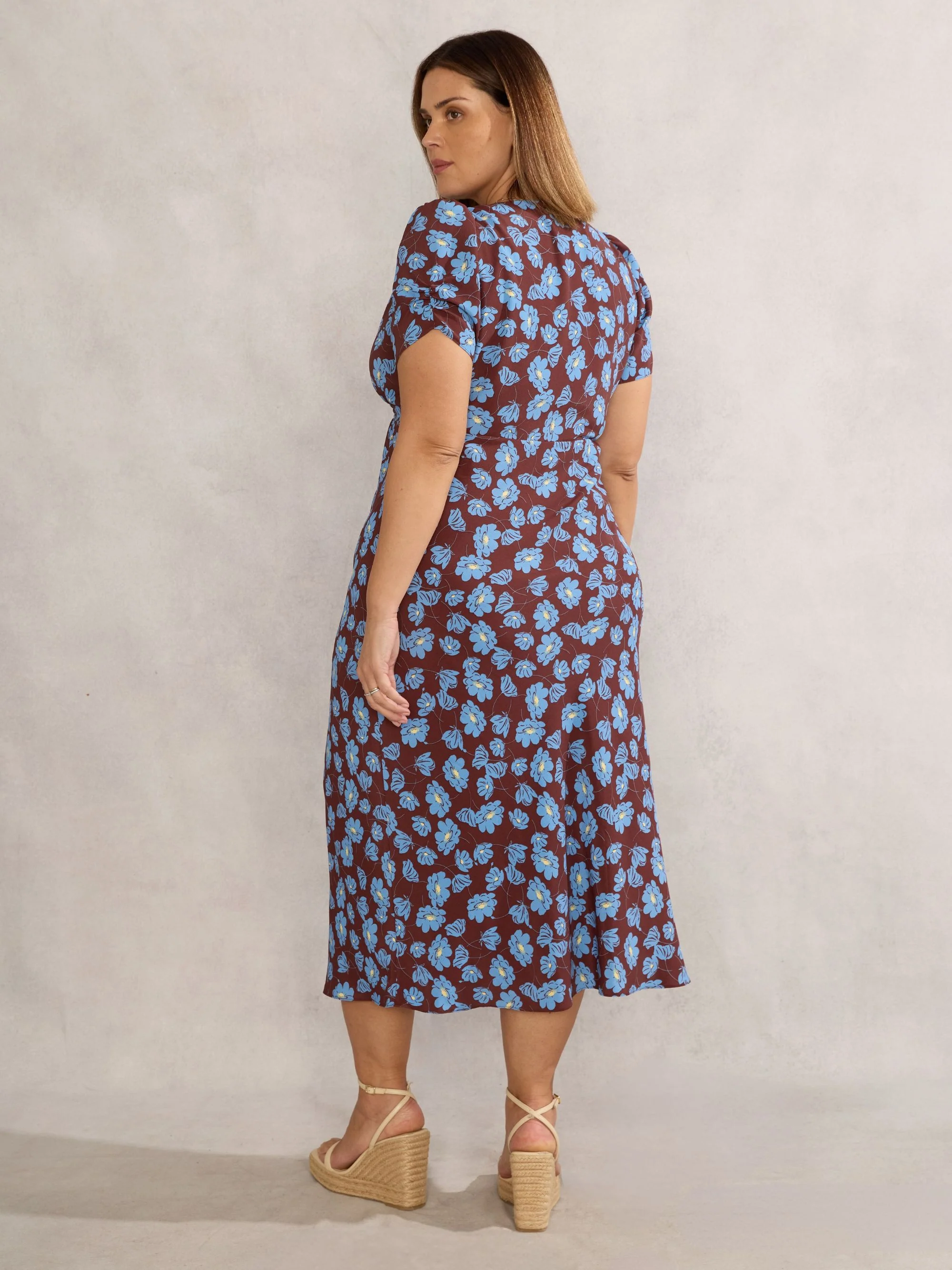 Chocolate Floral Print V Neck Shirred Dress - Image 4