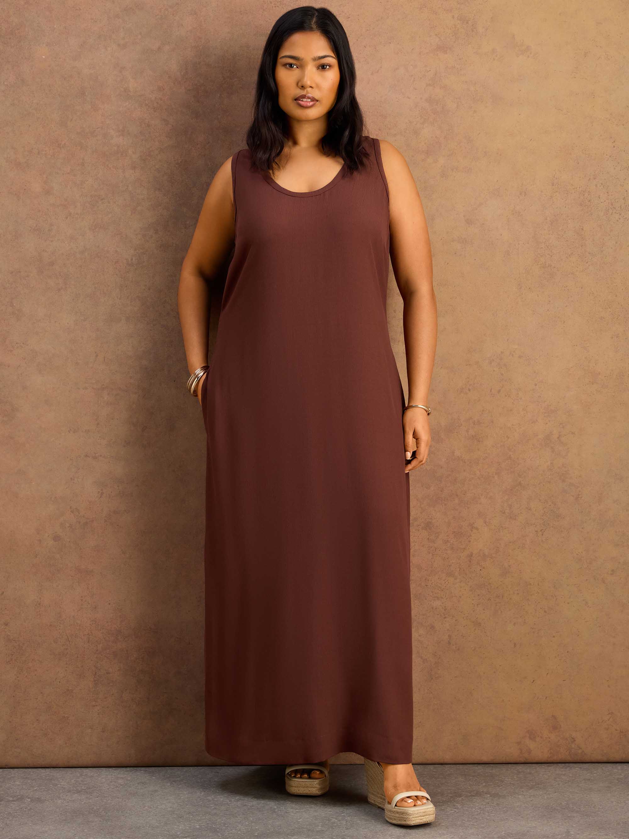 Chocolate Scoop Neck Maxi Dress - Image 5