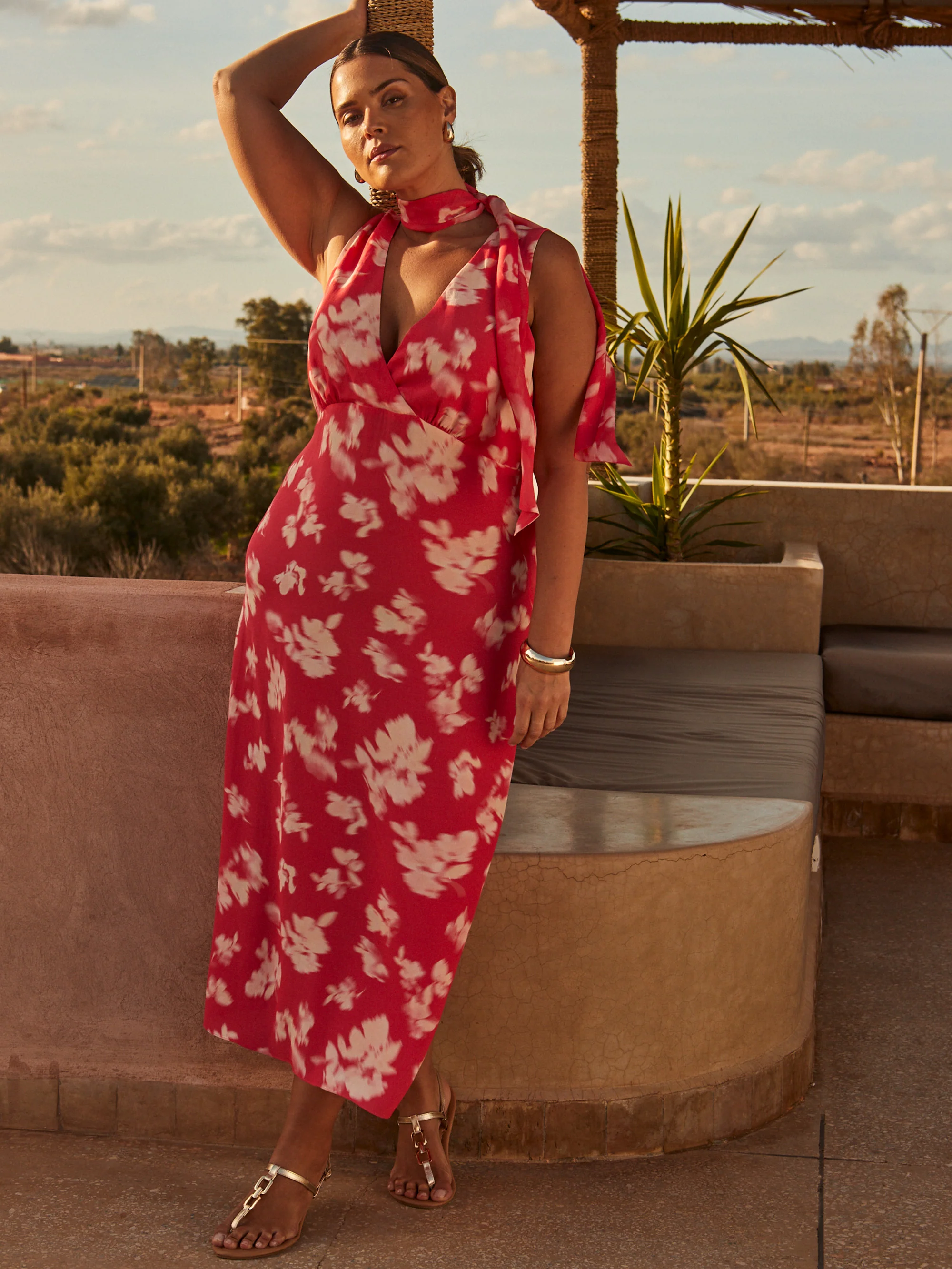 Coral Floral Print Sleeveless Midi Dress With Neck Scarf - Image 3