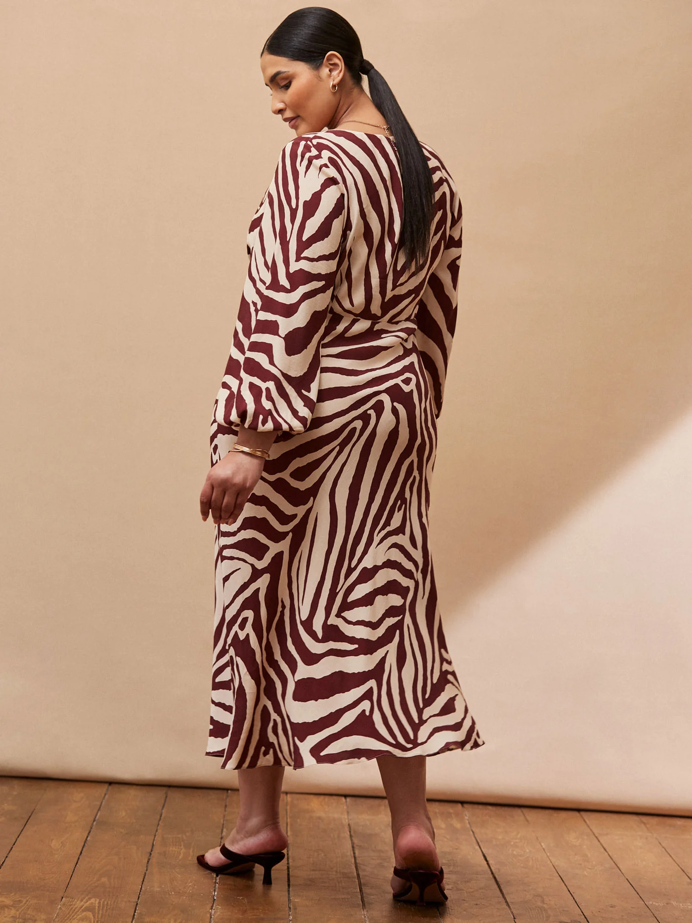Chocolate Brown Animal Print V Neck Midaxi Dress - Image 4