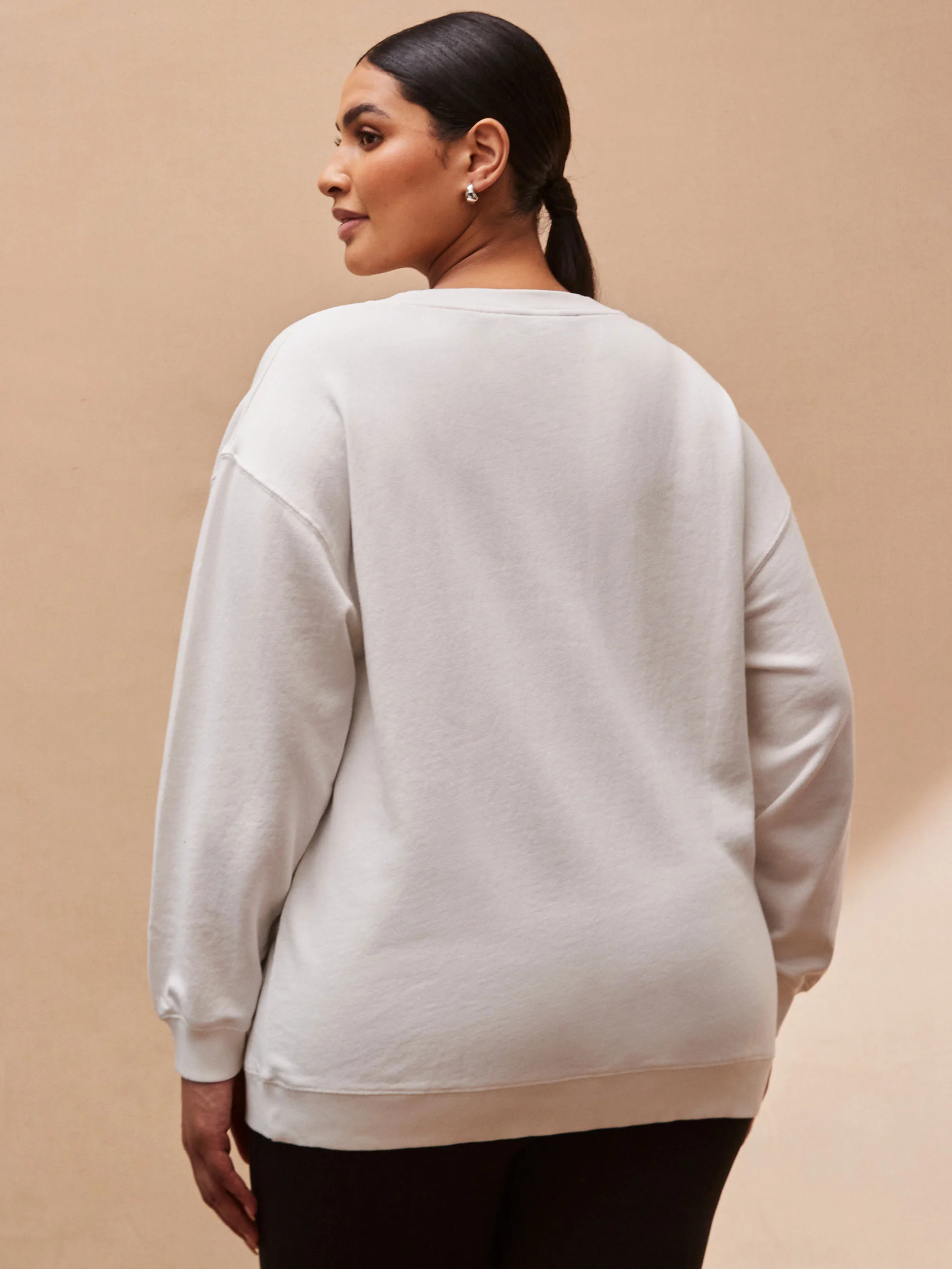 Cream V Neck Sweatshirt - Image 5