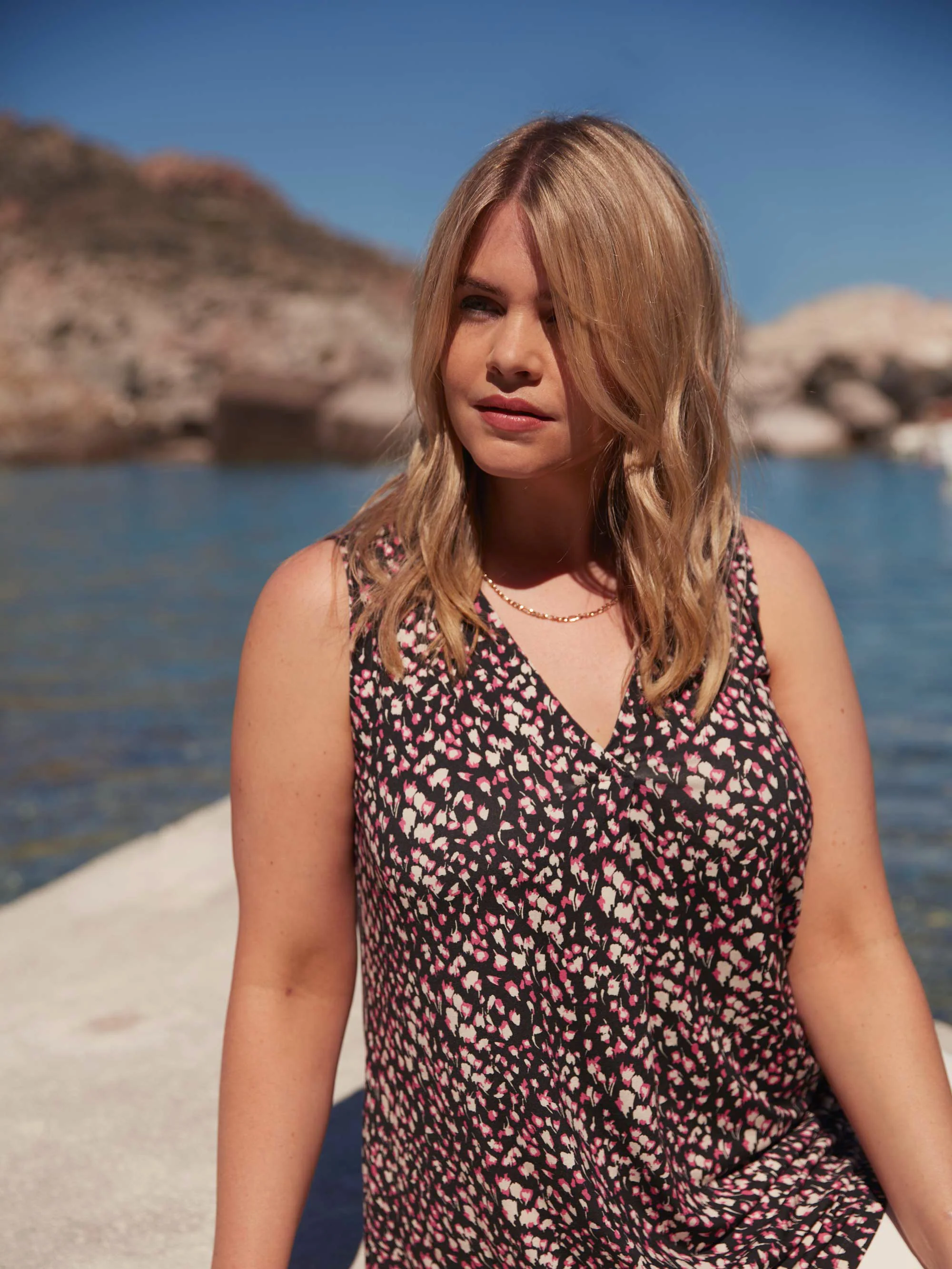 Ditsy Jersey Pleat Front Vest - Image 2