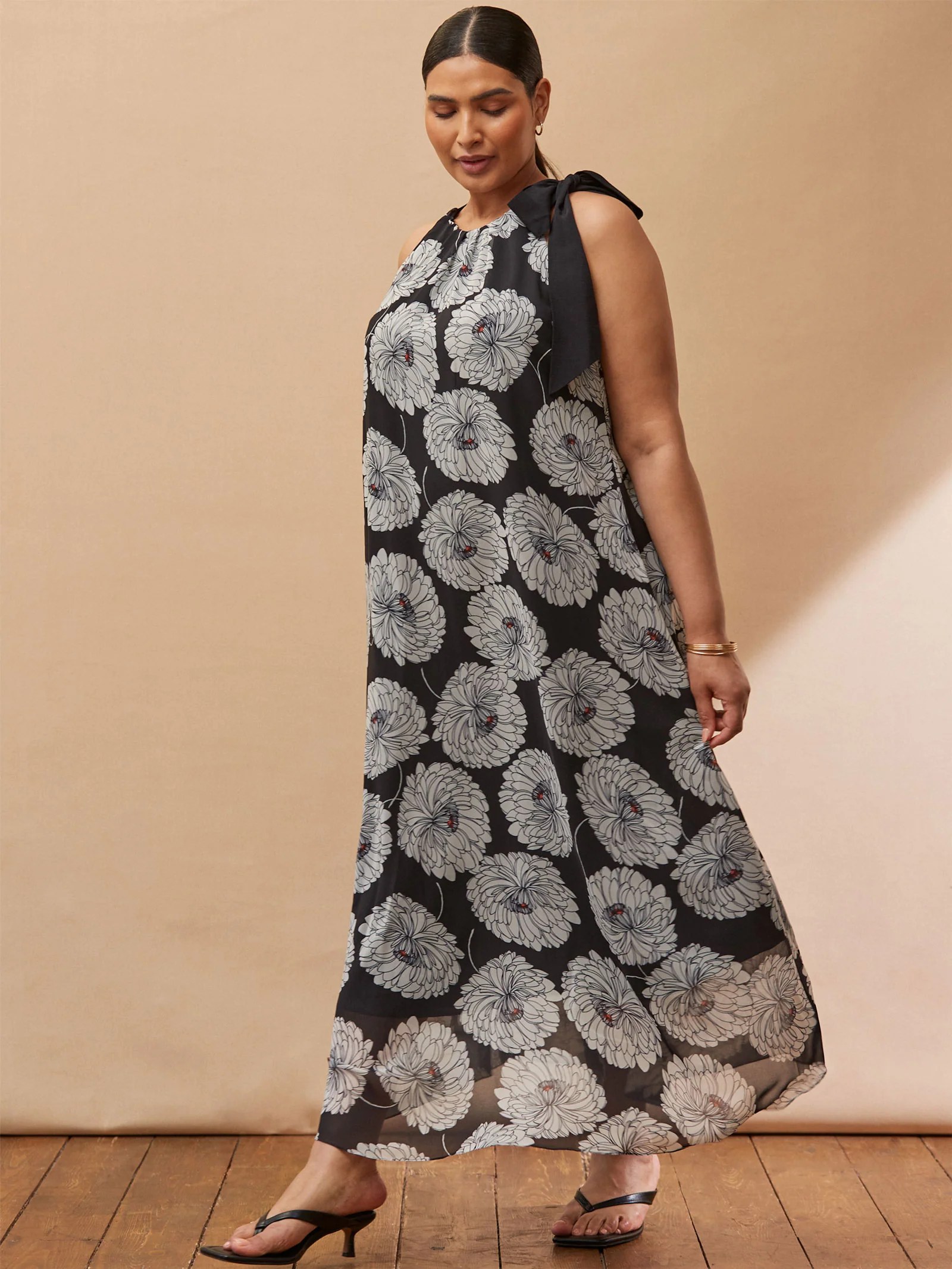 Floral Print Halter Neck Maxi Dress - Image 2