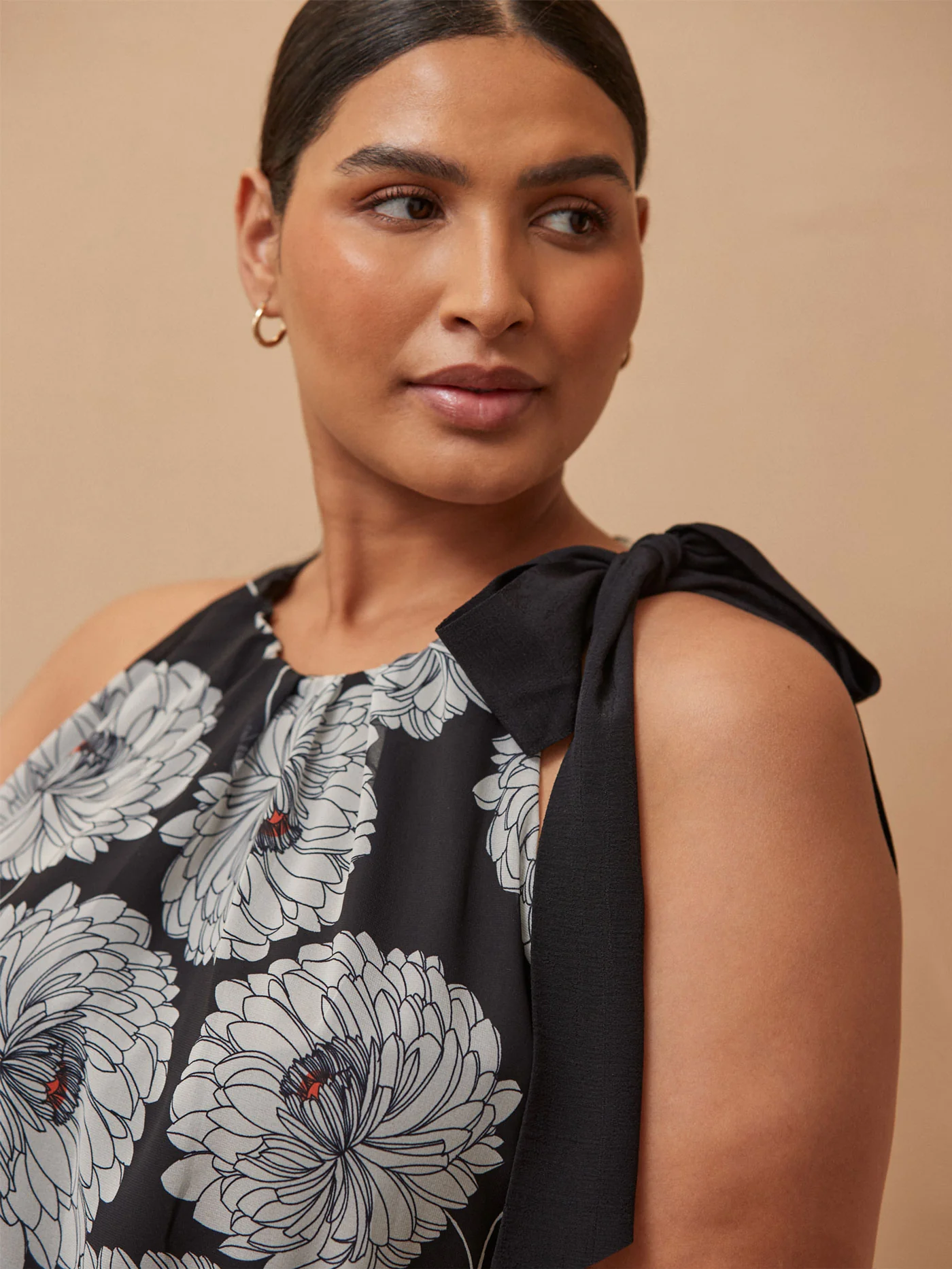 Floral Print Halter Neck Maxi Dress - Image 3
