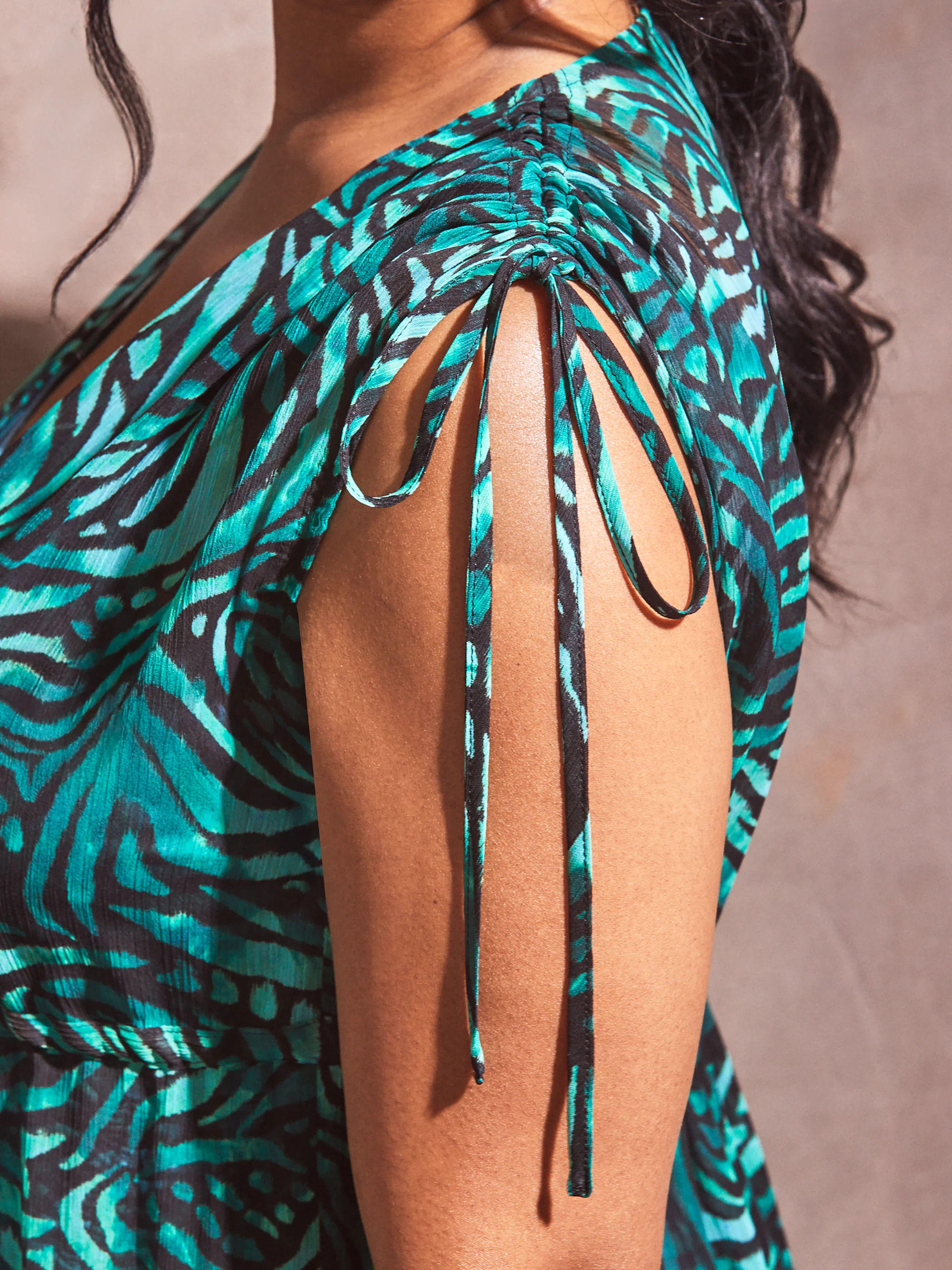 Green Abstract Print Drawstring Shoulder Kimono - Image 5