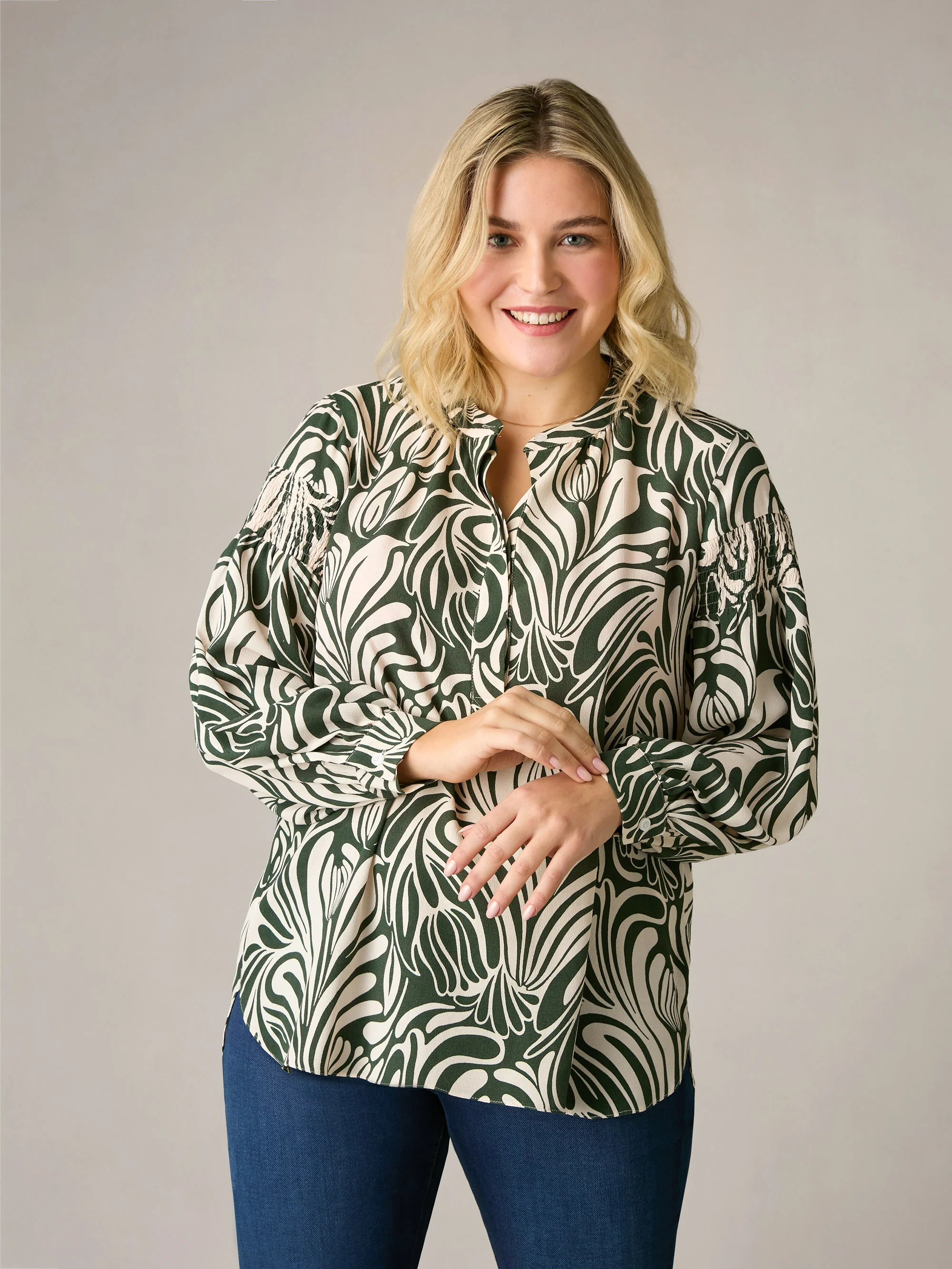 Green Abstract Print Shirred Shoulder Blouse - Image 3