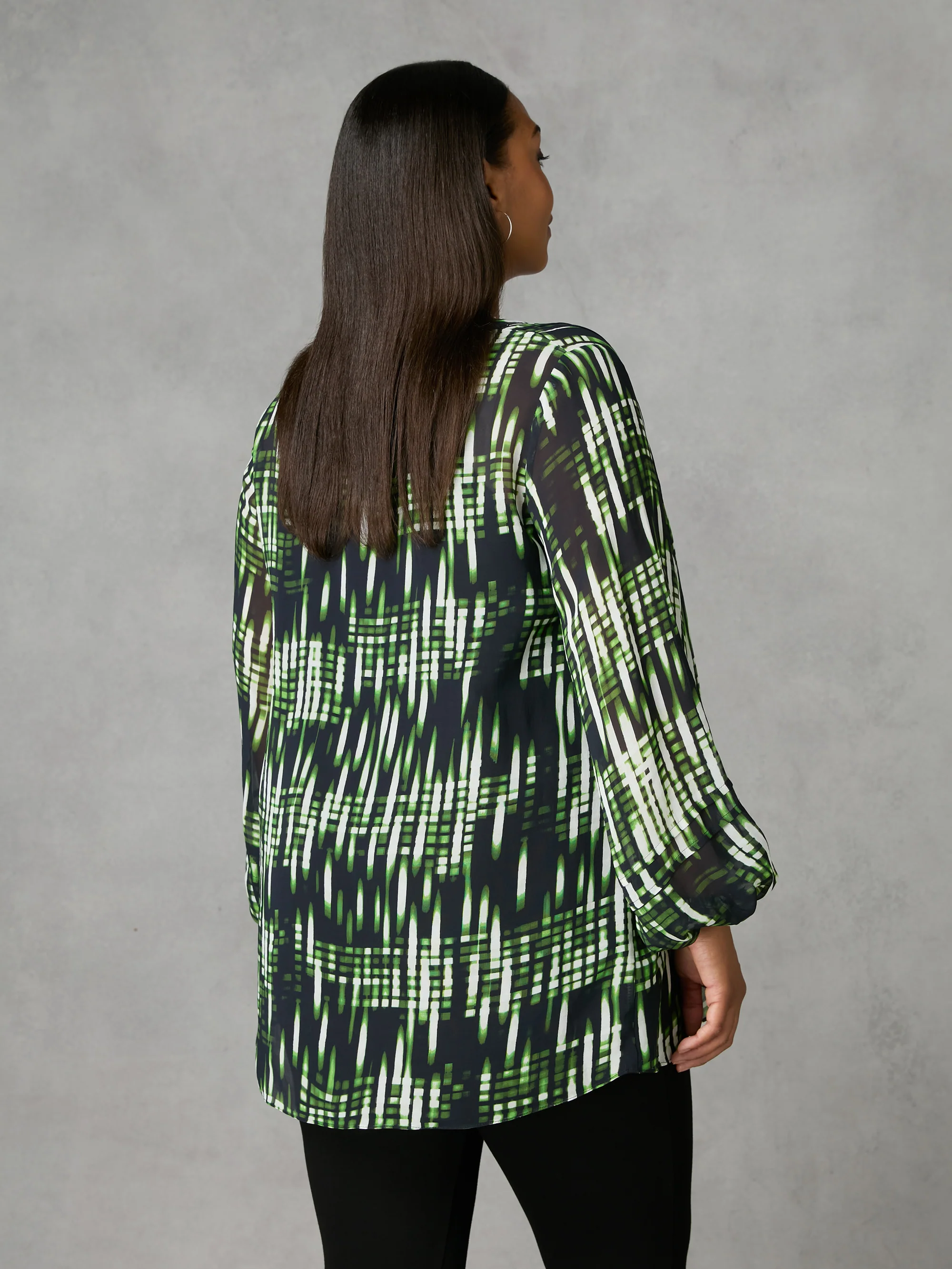 Green Blurred Print Pintuck Blouse - Image 4