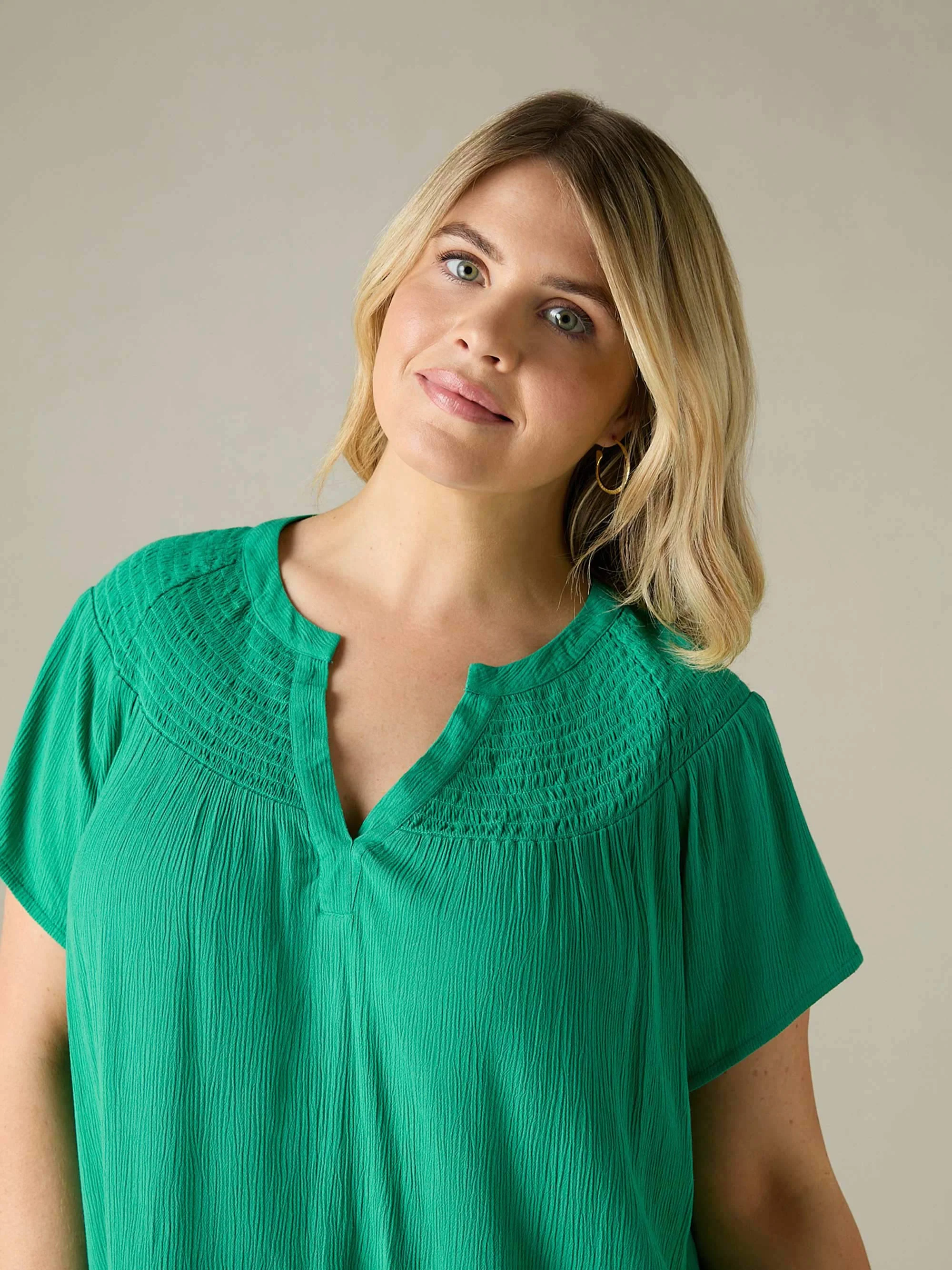 Green Crinkle Shirred Shoulder Top - Image 4