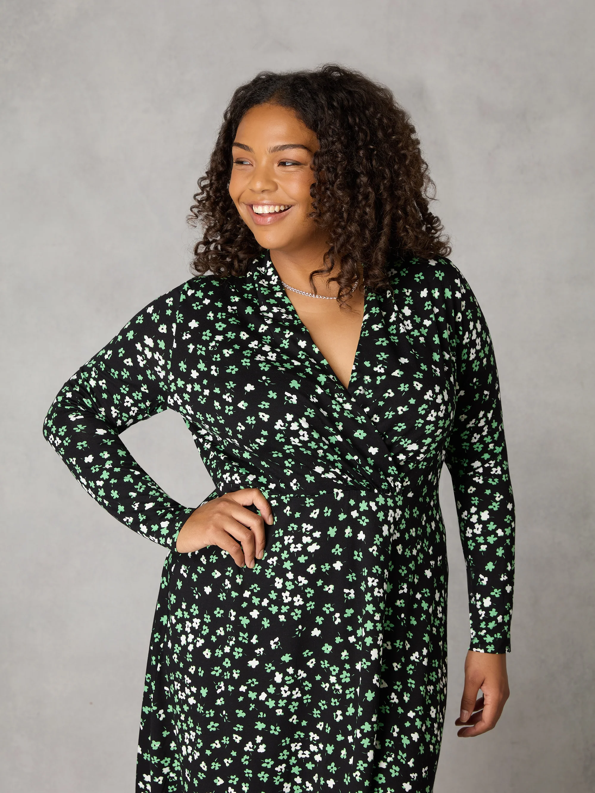 Green Ditsy Shawl Collar Midi Dress - Image 2