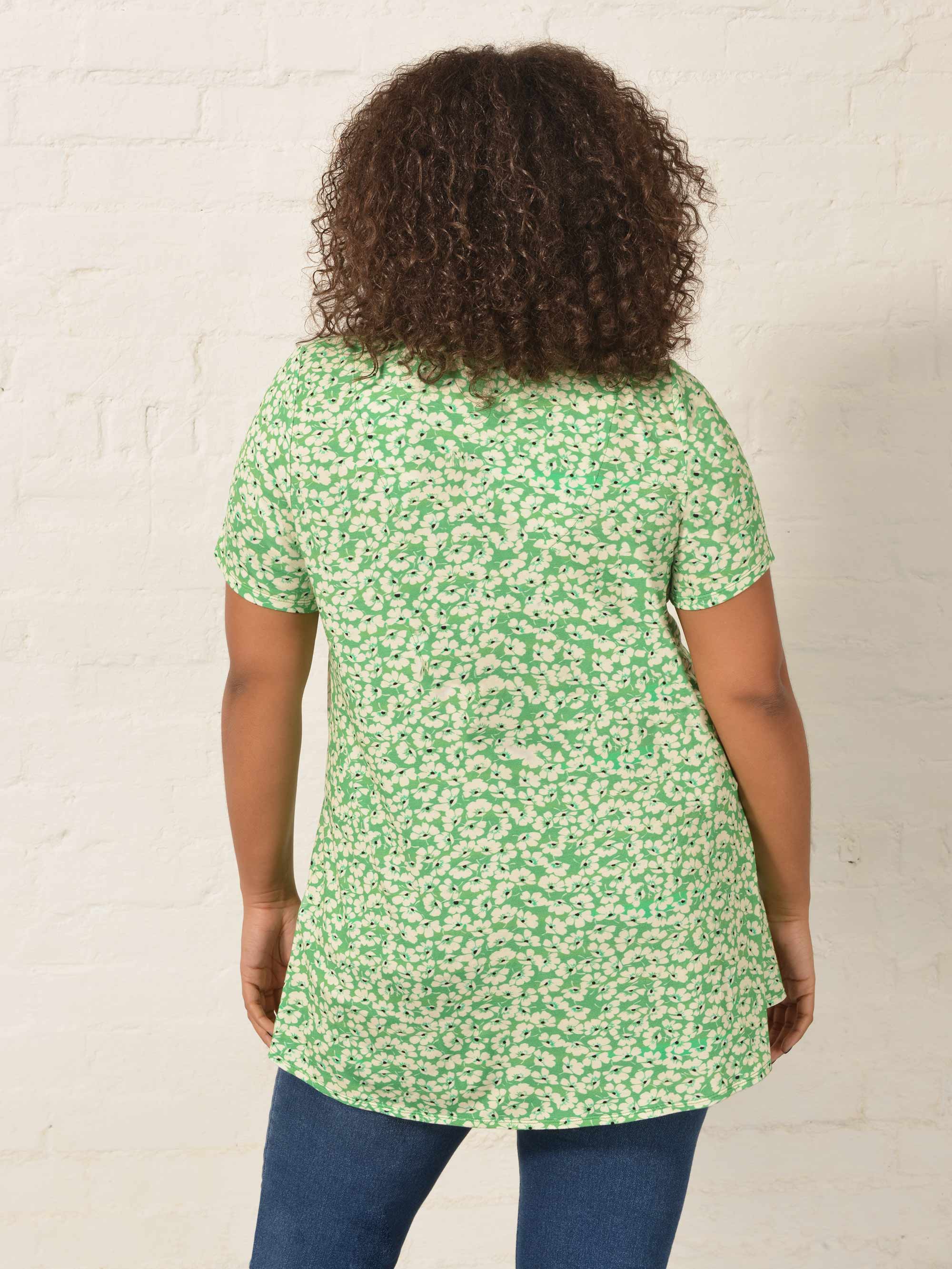 Green Ditsy Short Sleeve Pleat Front Jersey Top - Image 4