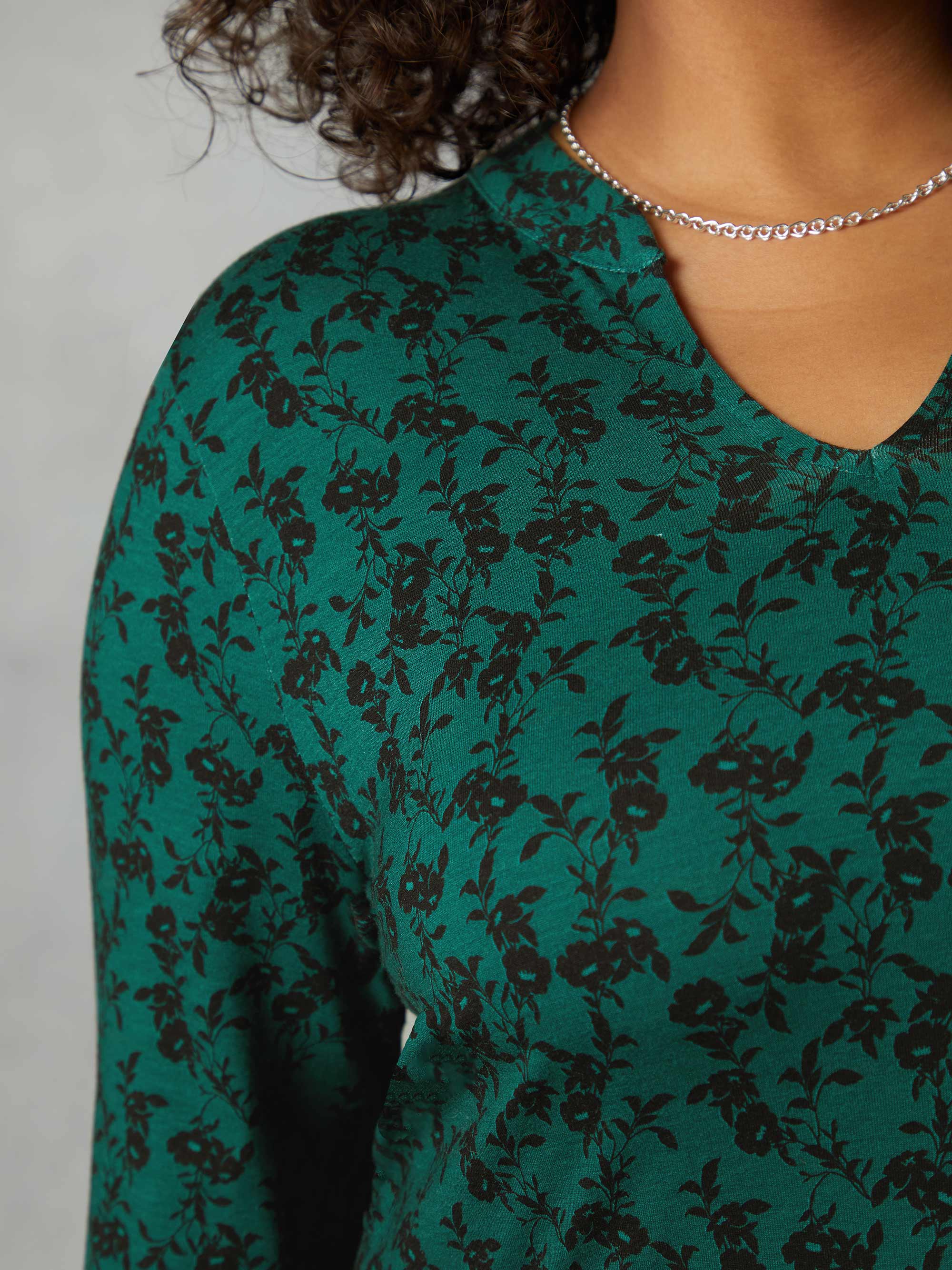 Green Floral Print Jersey Nehru Collar Relaxed Dress - Image 5