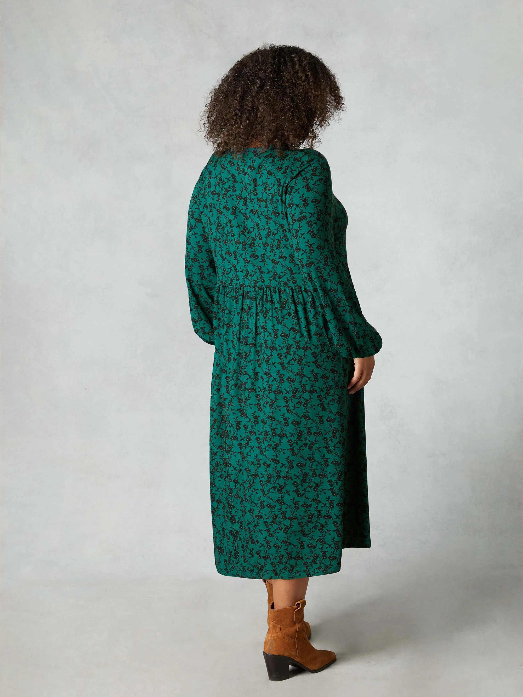 Green Floral Print Jersey Nehru Collar Relaxed Dress - Image 7