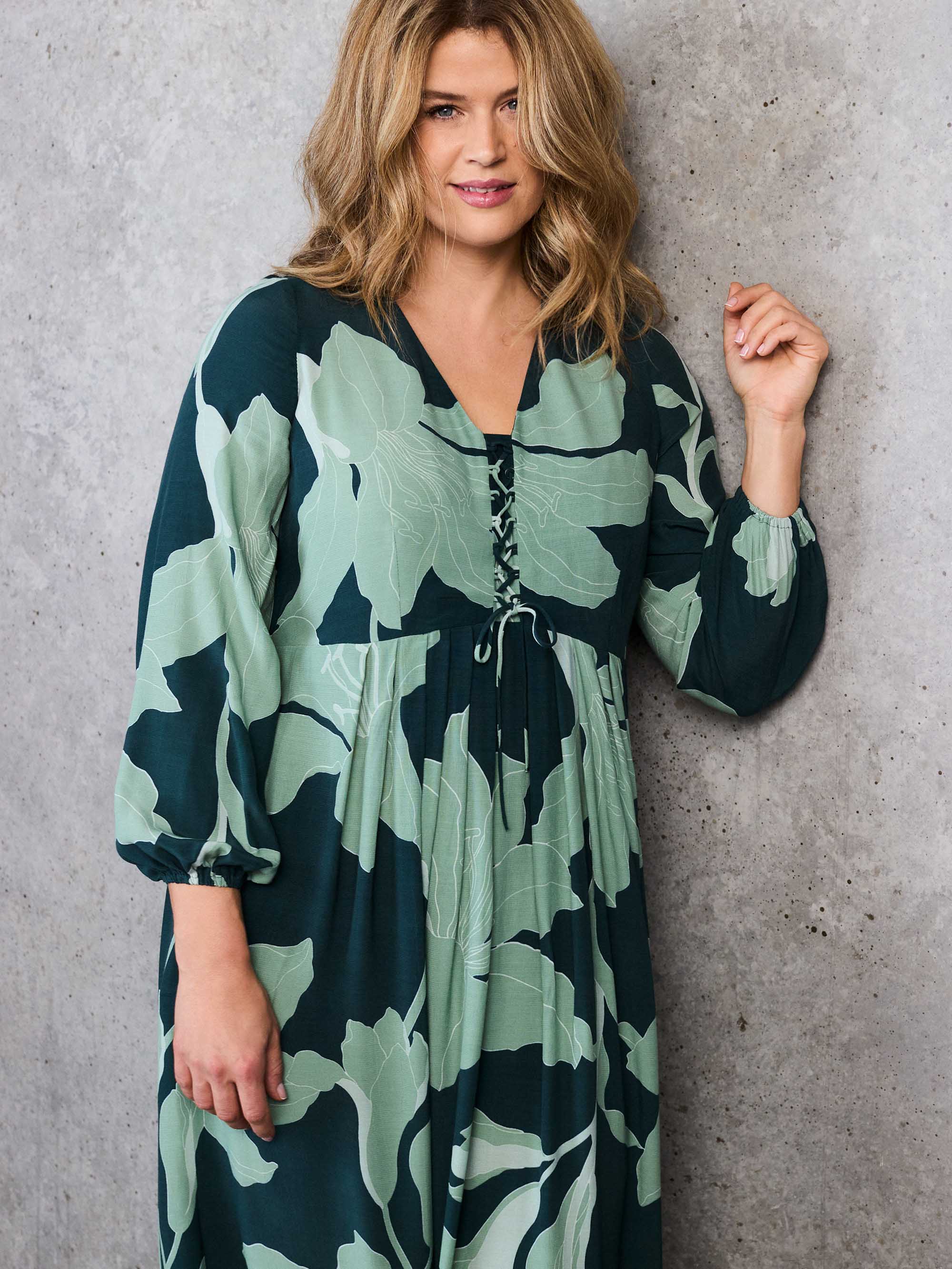 Green Floral Print Tie Front Midaxi Dress - Image 7