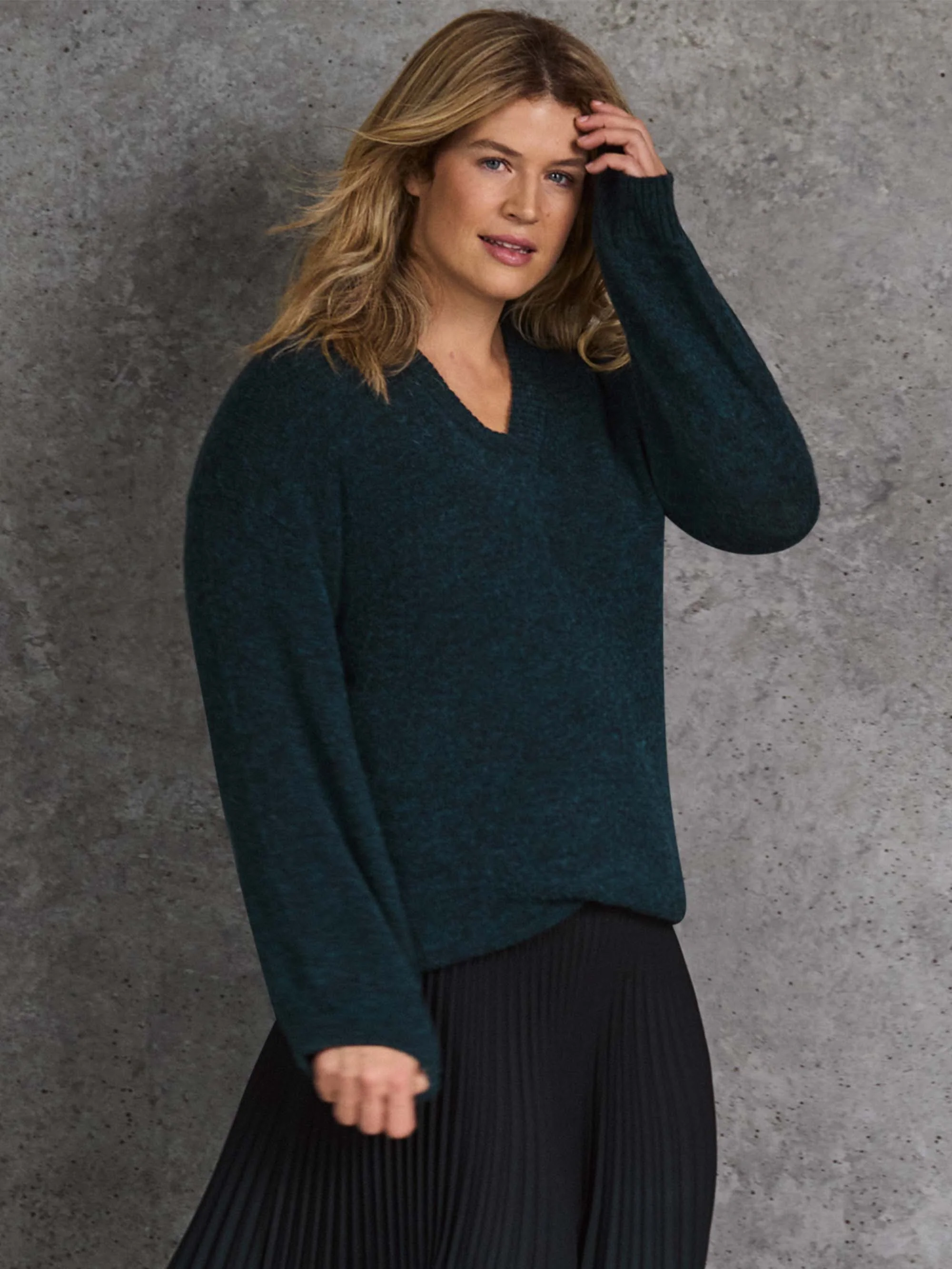 Green V neck Jumper With Wool and Alpaca - Image 8
