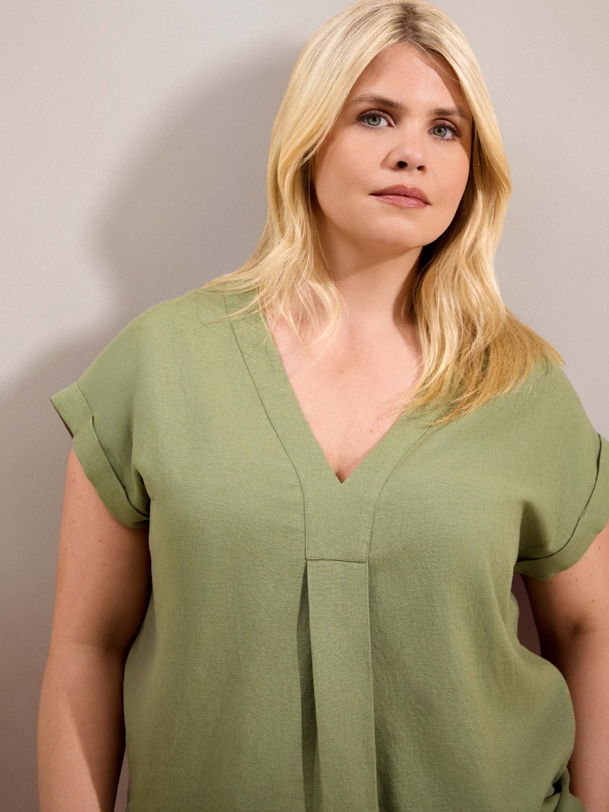 Green Linen Blend V-Neck Top - Image 3
