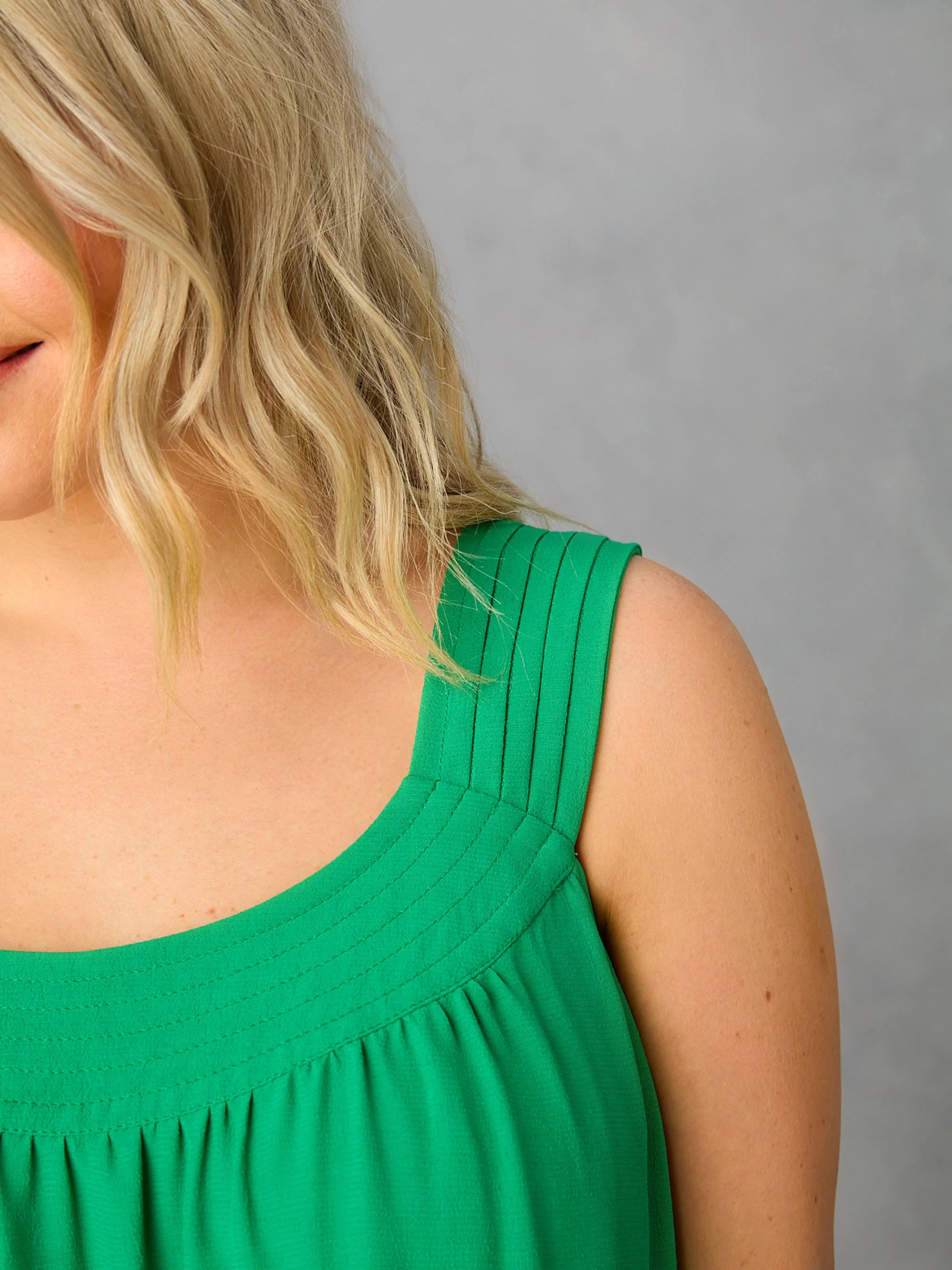 Green Pleat Neck Sleeveless Blouse - Image 4