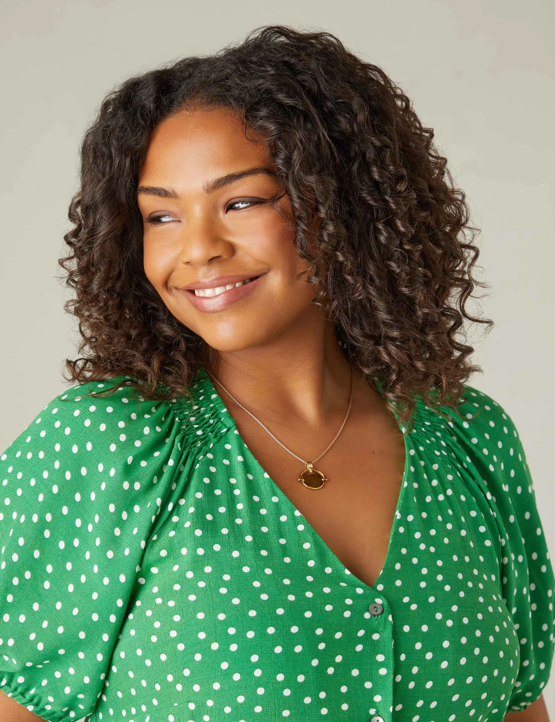 Green Spot Shirred Shoulder Midi Dress - Image 4