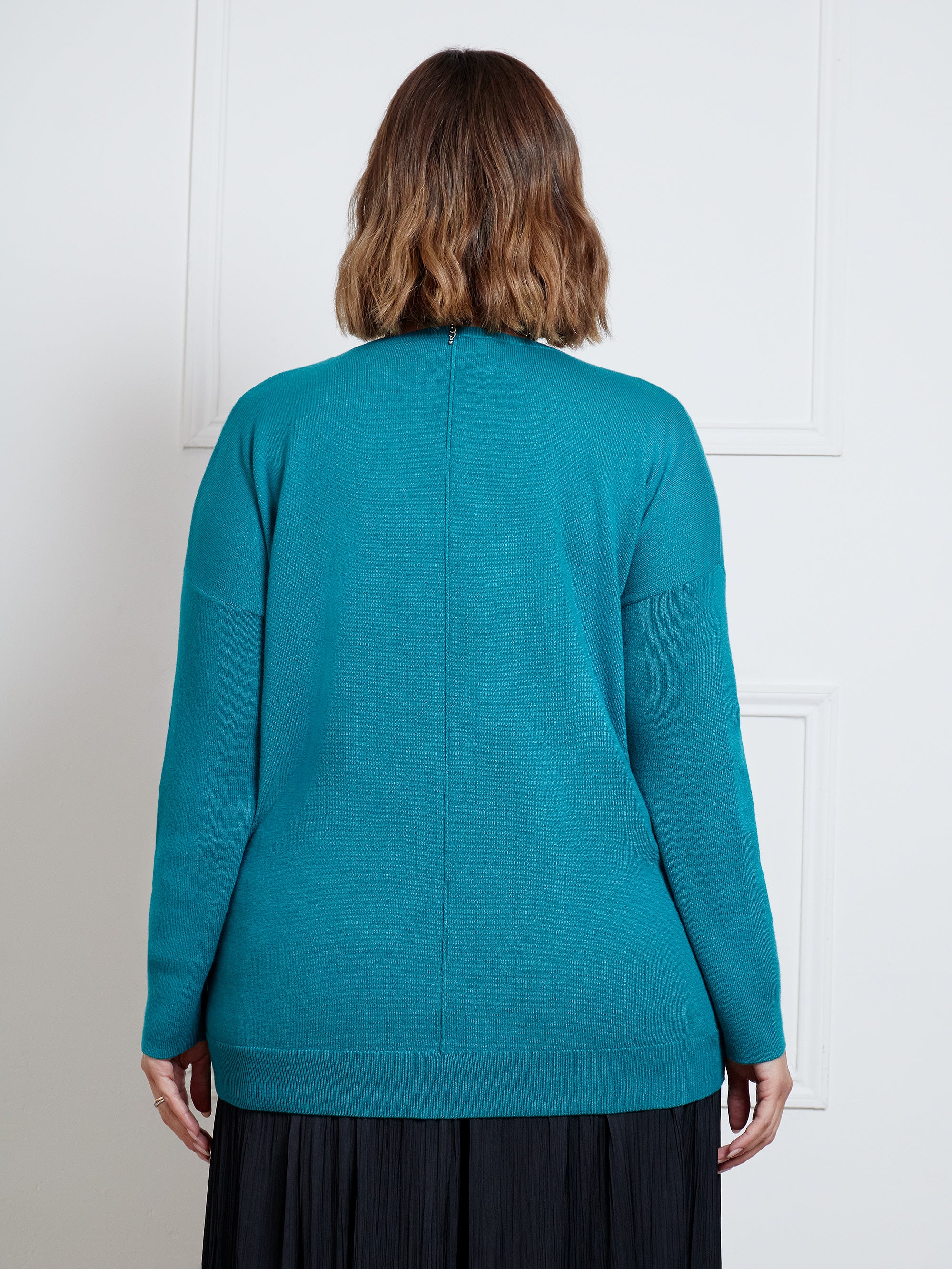 Green V-Neck Relaxed Jumper - Image 3