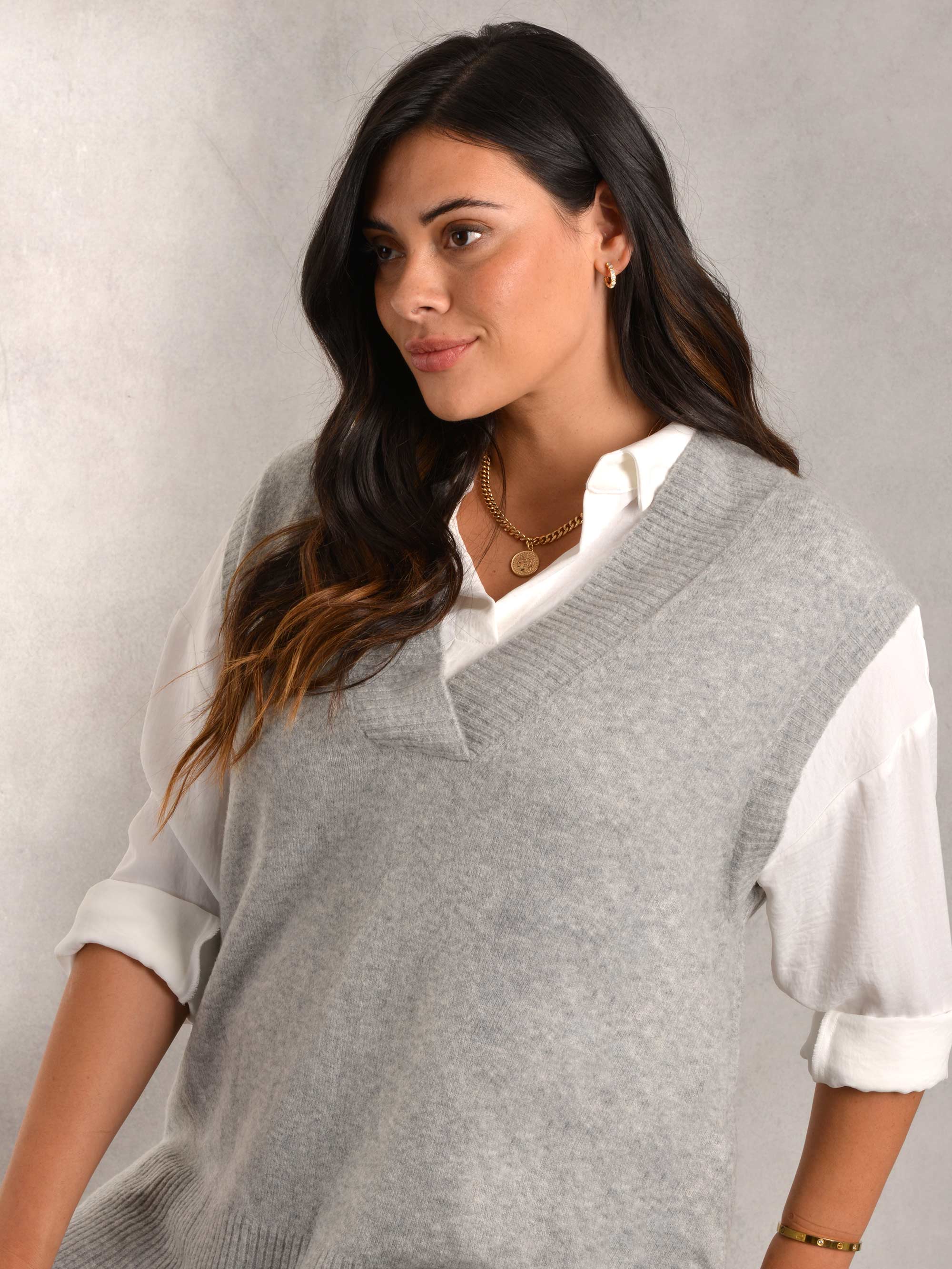 Grey V-Neck Knitted Vest - Image 3
