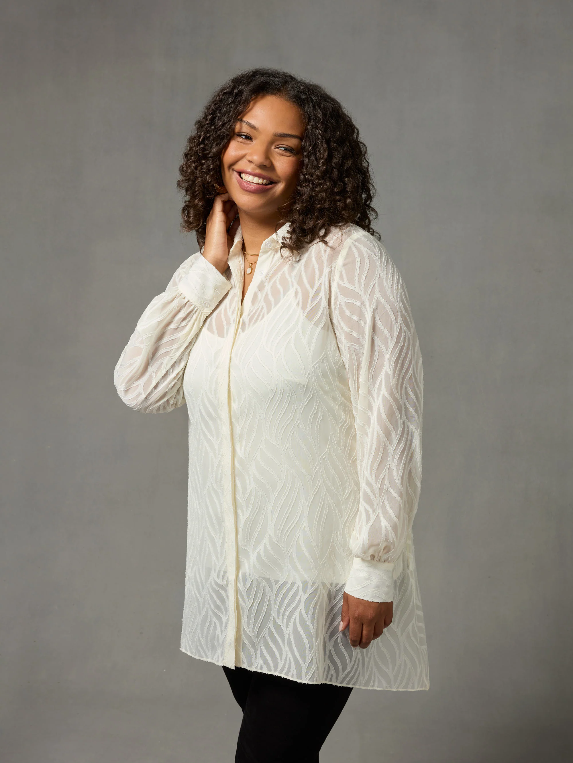 Ivory Linear Burnout Hanky Hem Shirt - Image 4