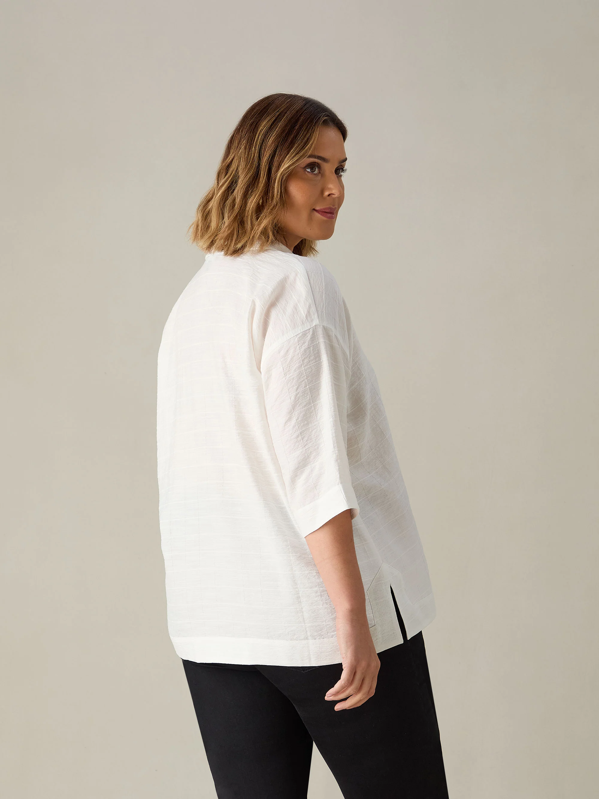 Ivory Textured V-Neck Blouse - Image 4